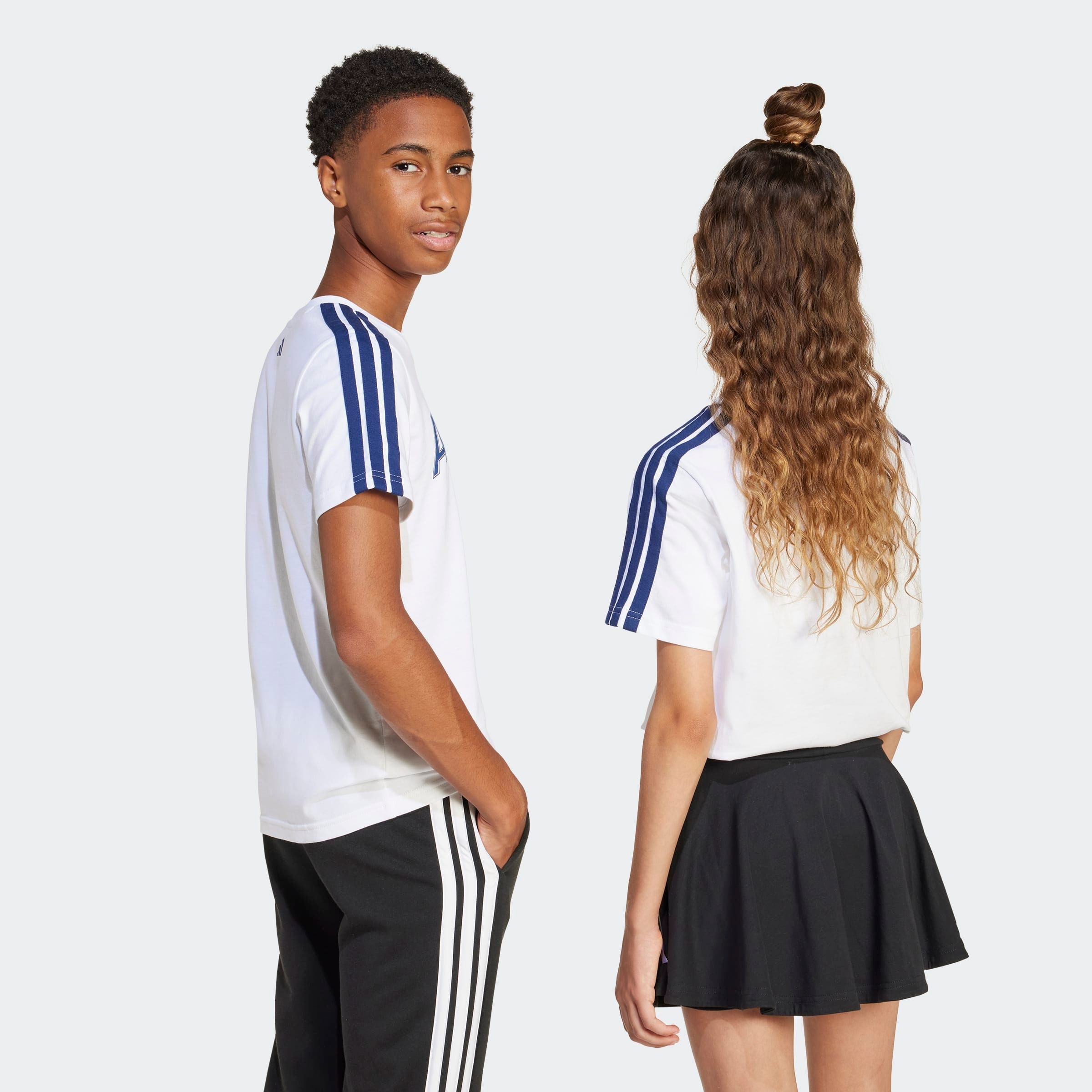 adidas Sportswear T-shirt »CODES COLLEGIATE GRAPHIC KIDS« mit auffälliger Grafik, bequeme Passform, aus Baumwolle