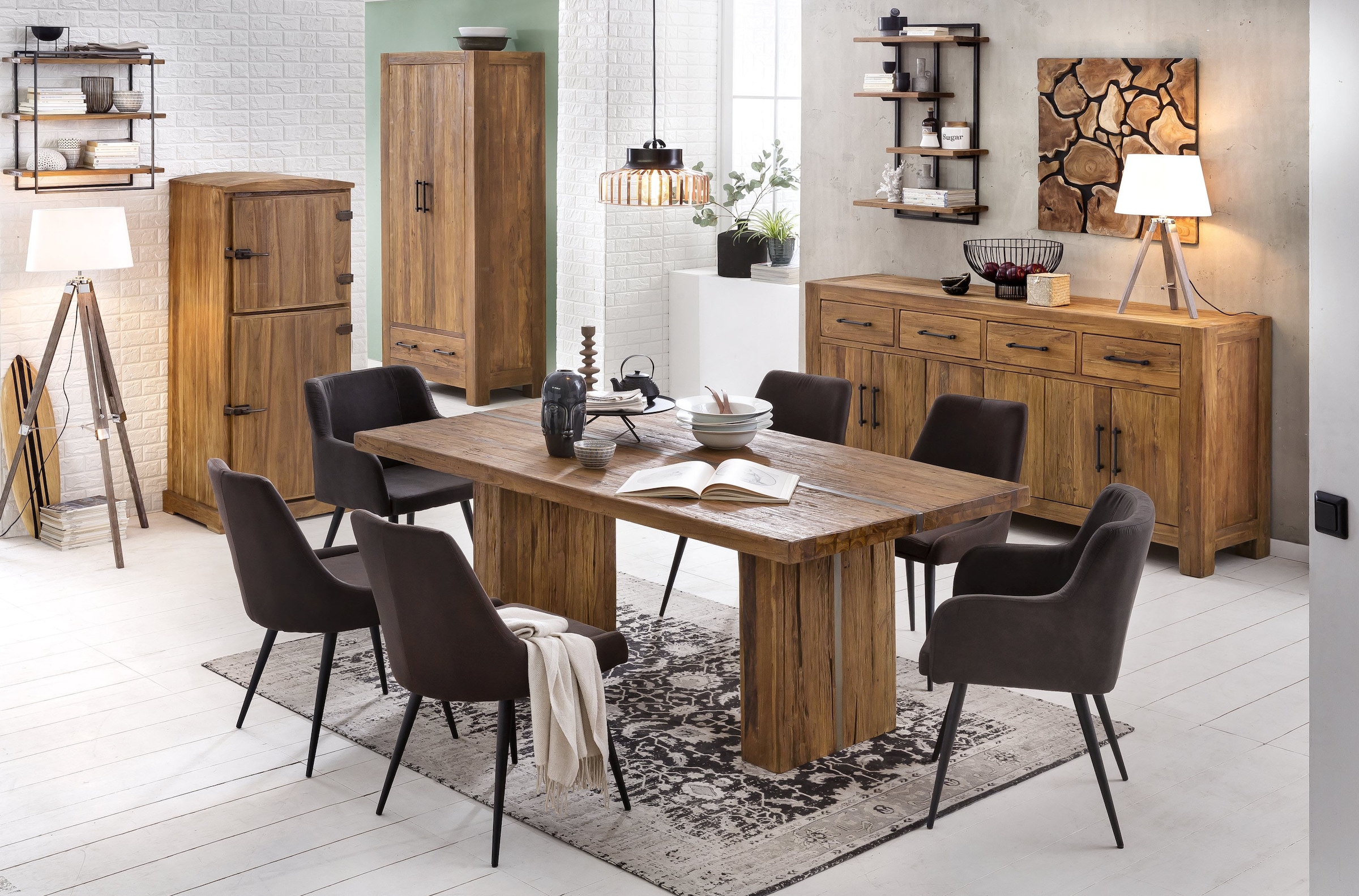 SIT Étagère murale »ROMANTEAKA Hängeregal aus Teakholz mit 4 Böden im Industrial-Stil« teck recyclé dans un design industriel moderne
