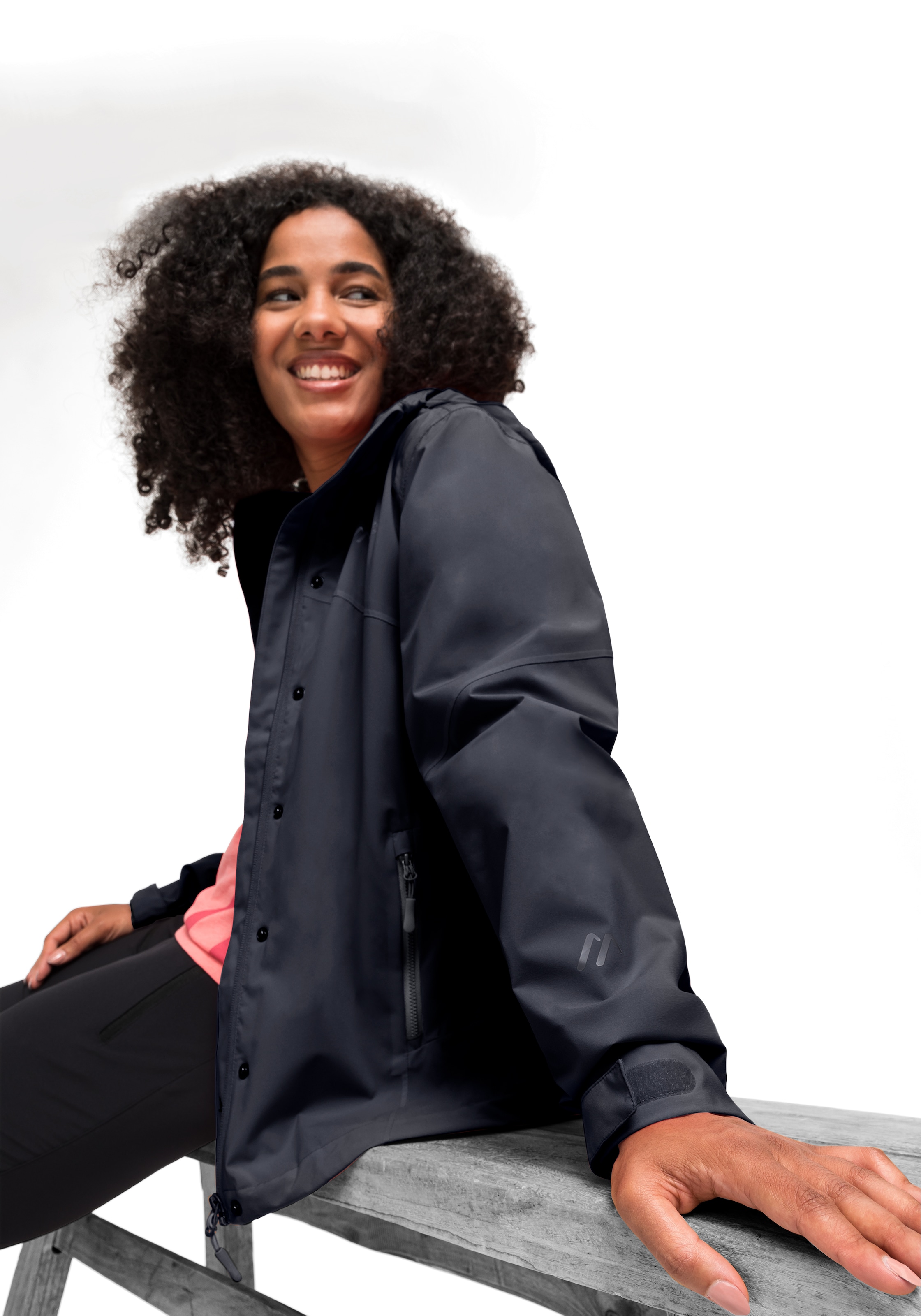 Maier Sports Outdoorjacke »Metor rec W«, Damen Regenjacke wasserdicht mit Kapuze, 2 Taschen aussen, Innentasche