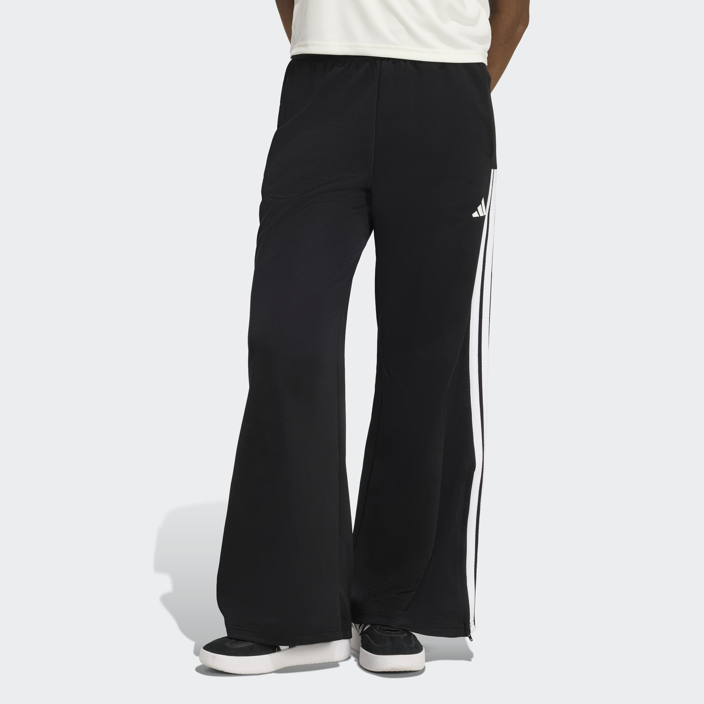 Image of adidas Sportswear Sporthose "HOUSE OF TIRO, WEITES BEIN" sportlicher Stil, für Training und Freizeit, mit Kordelverschluss