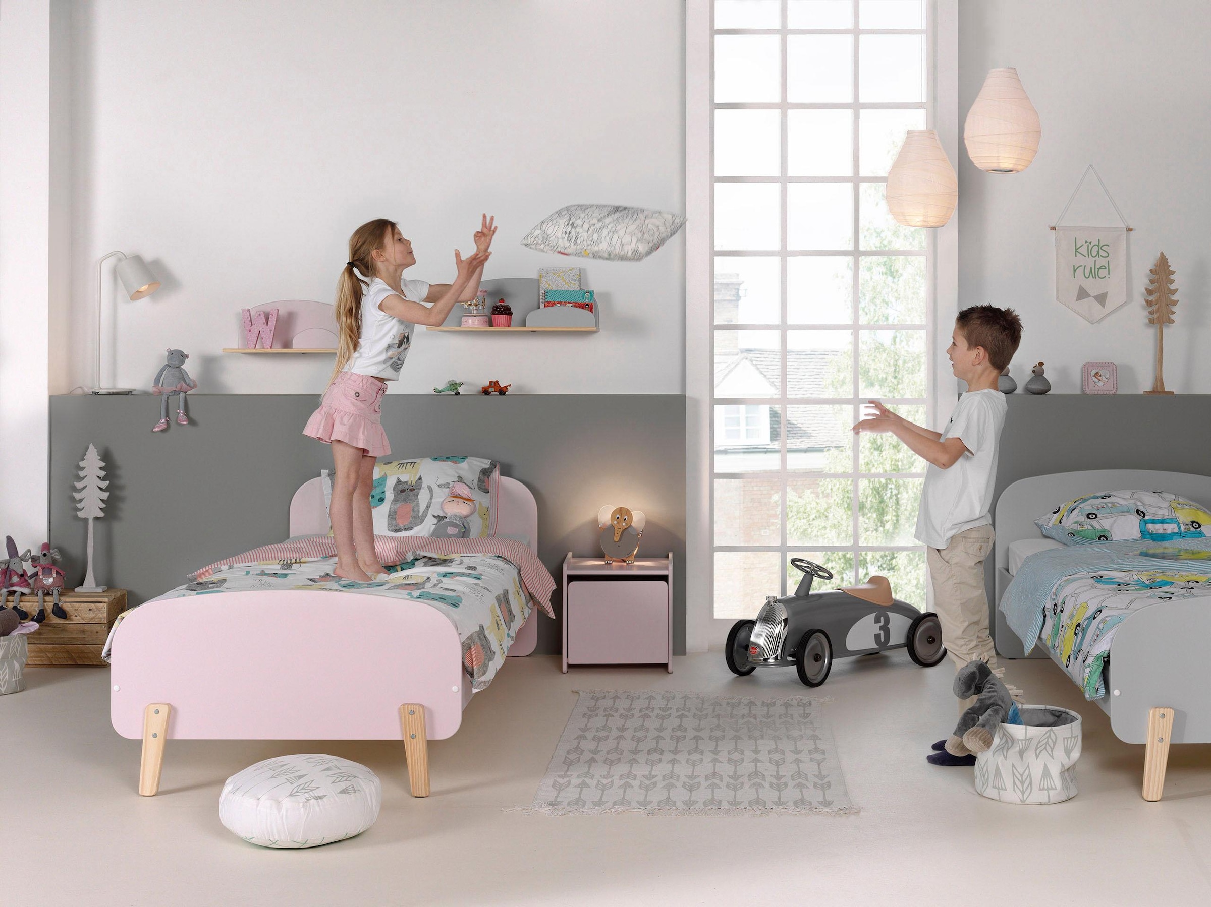Vipack Nachtkonsole »Kiddy, mit 1 Drehtür, dahinter ein grosses Fach«, (B/H/T ca. 40x40x36cm, MDF lackiert, in verschiednen Farben erhältlich), MDF-Oberfläche
