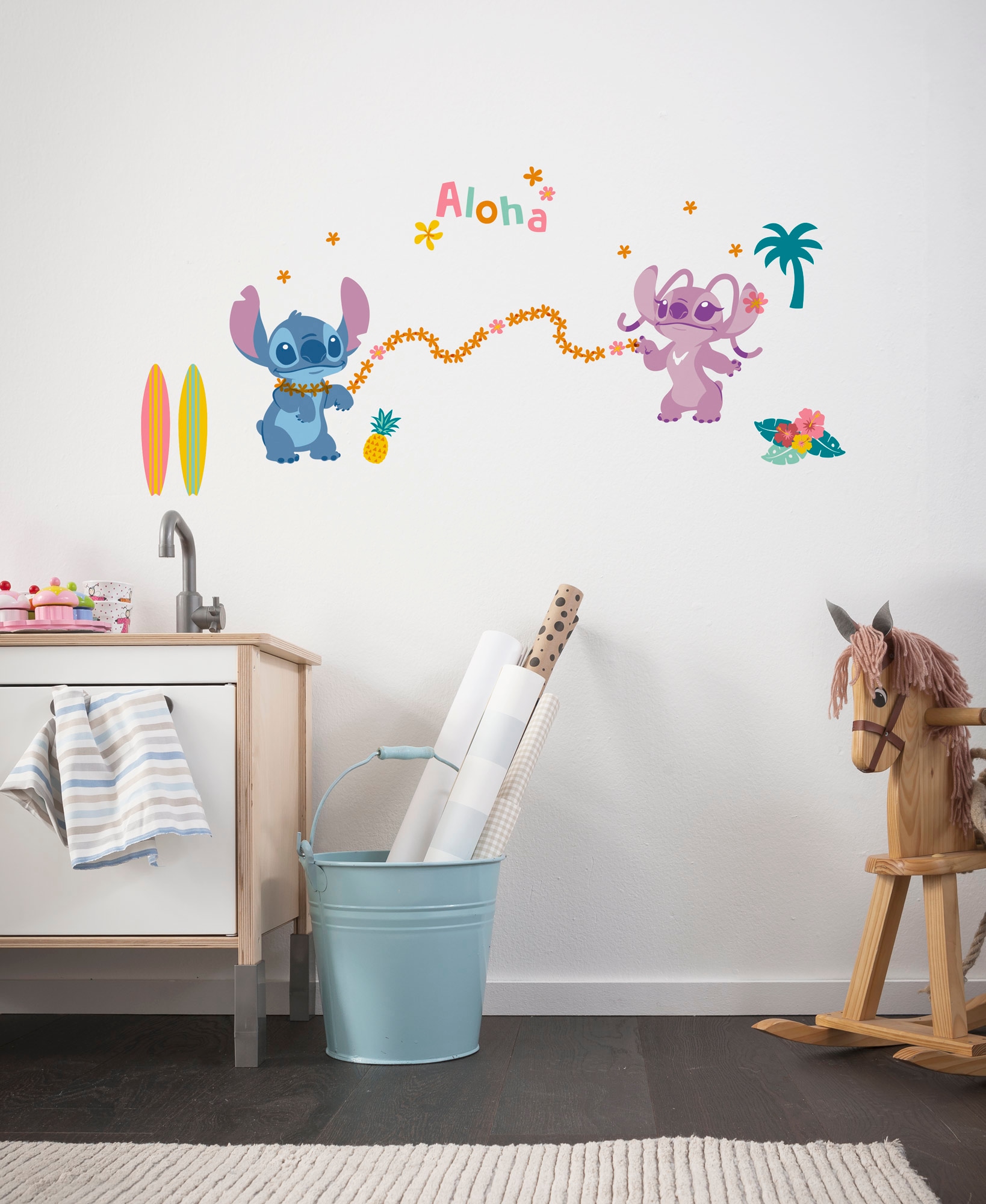 Image of Komar Wandtattoo "Stitch Aloha - Grösse 50 x 70 cm" selbstklebend, Wandsticker, Kinderzimmer