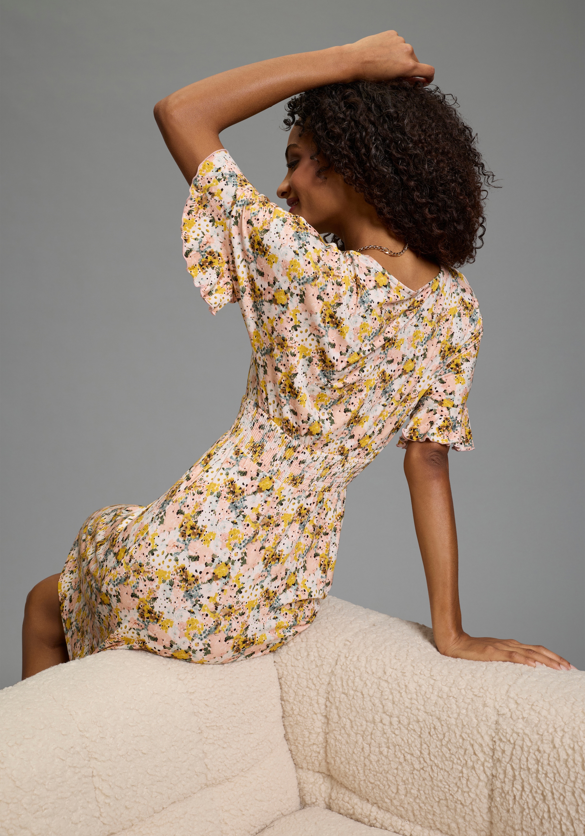 Laura Scott Robe d'été mit Blümchen-Print und verspielten Ärmeln