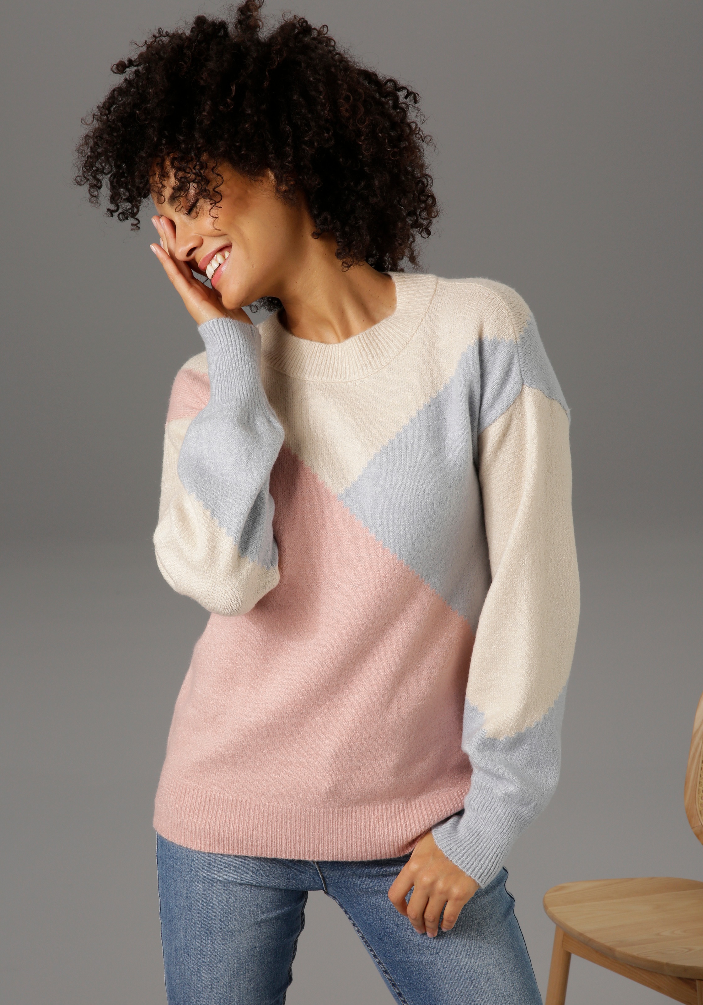 Image of Aniston CASUAL Rundhalspullover, mit pastellfarbenem Colorblocking bei Ackermann Versand Schweiz