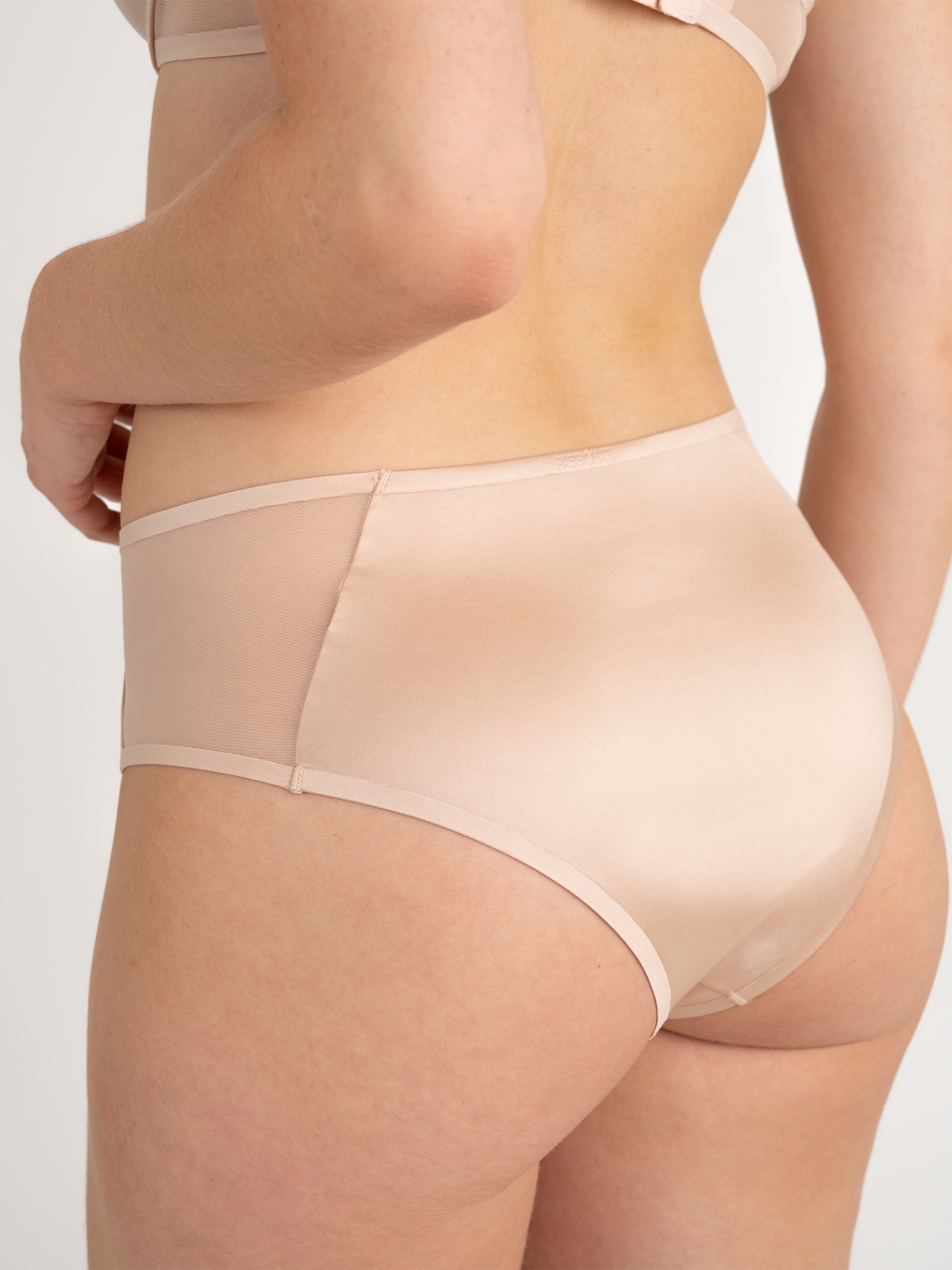PASSIONATA Slip »BIANCA« leichte Satin-Mikrofaser, elastisch