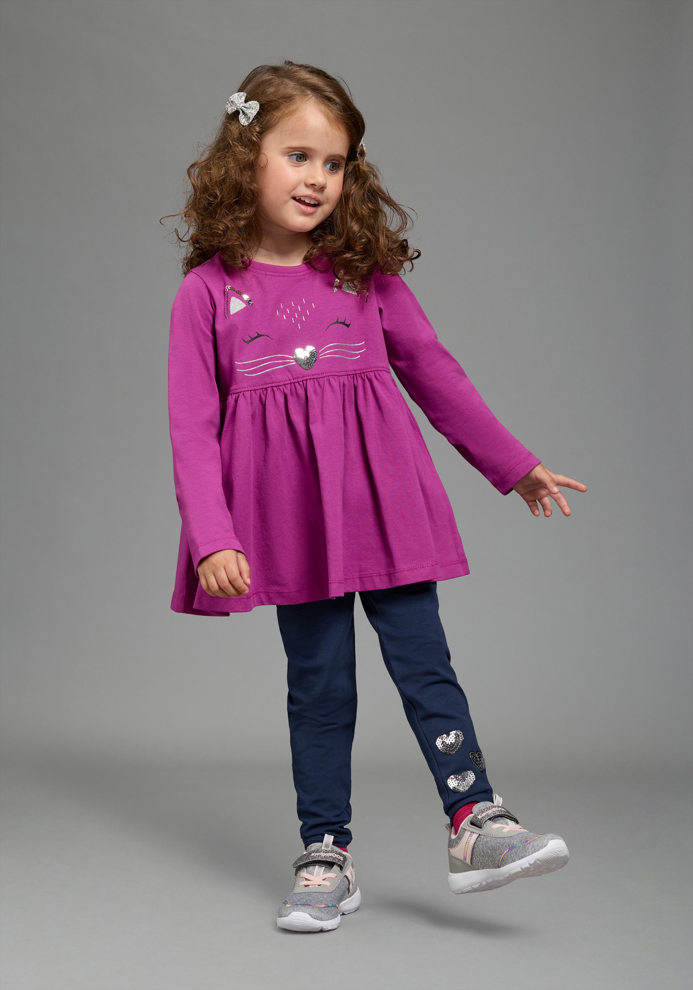 KIDSWORLD T-shirt à manches longues & leggings »2tlg. Set Shirt + Leggings mit schöner Paillettenapplikation« Ensemble, 2, 2 tenue adorable pour petites filles