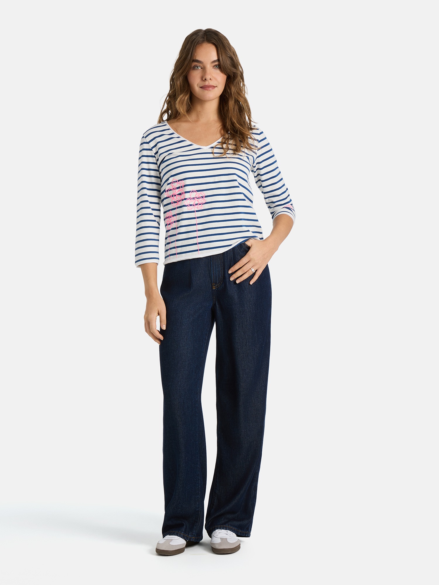 Lieblingsstück 3/4-Arm-Shirt »TylaL« mit V-Ausschnitt, bestickt