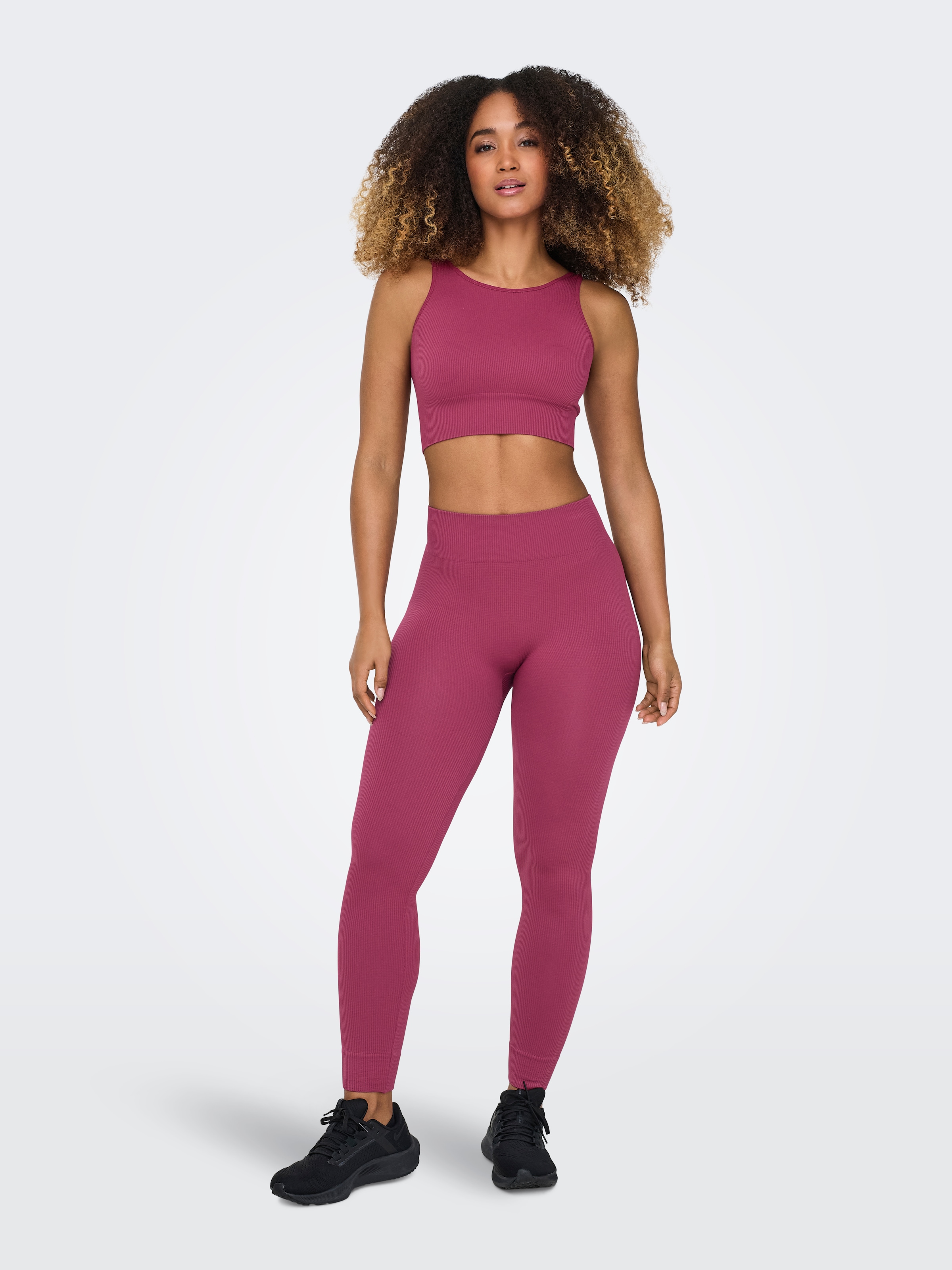 ONLY Play Trainingstop »ONPJAIA LIFE UN SL SEAM SHORT TOP NOOS«, Cropped Fit, in feiner Rippstruktur