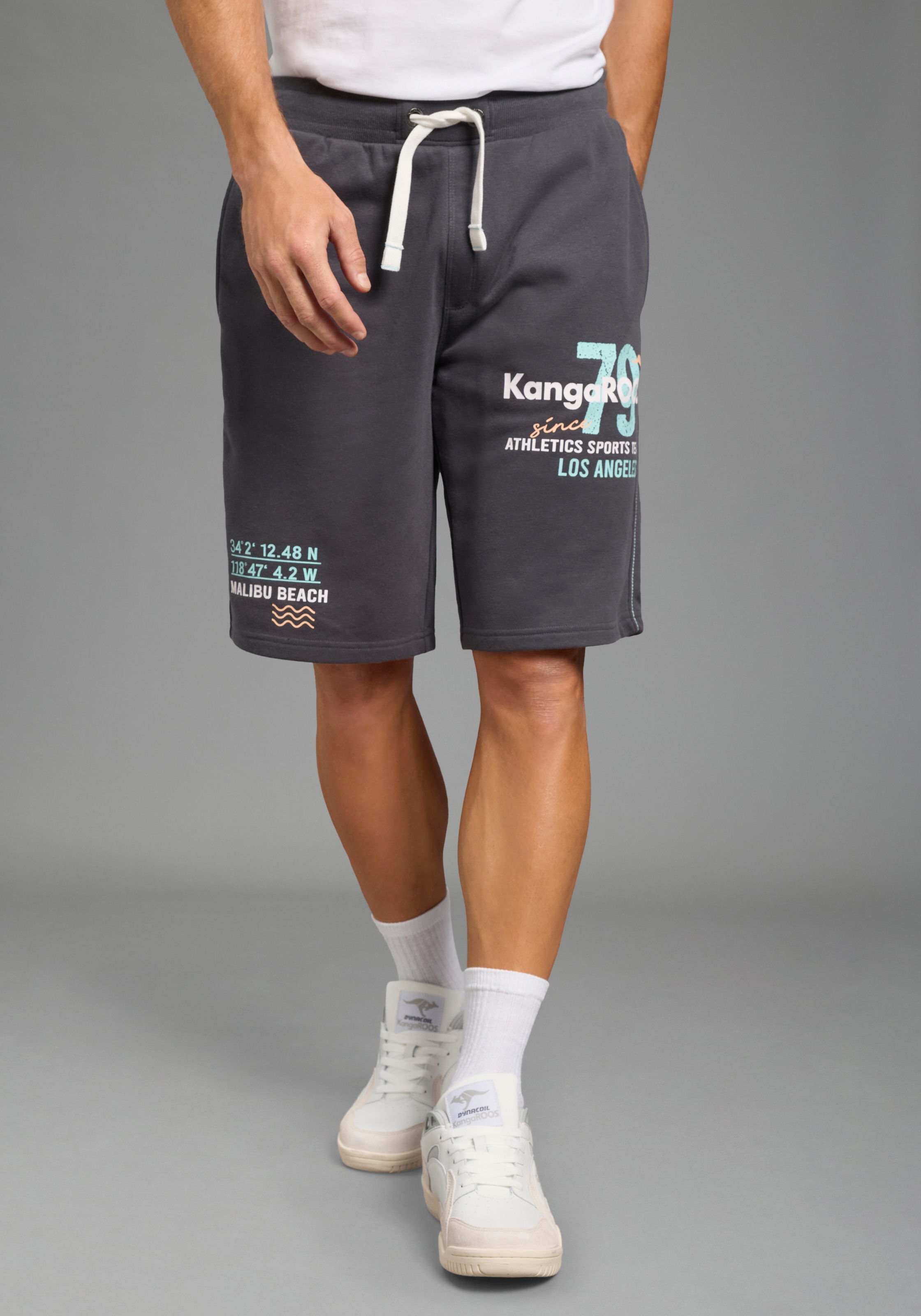 Image of KangaROOS Sweatshorts mit elastischem Bund, mit Kordelzug am Bund, auch in grossen Grössen