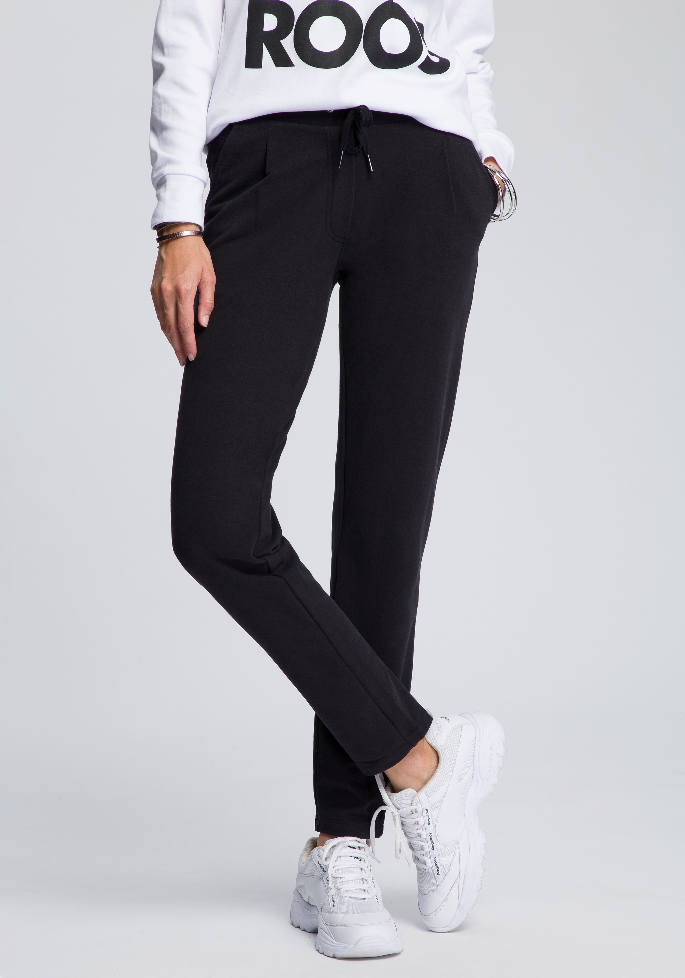 Image of KangaROOS Jogger Pants, mit modischen Riegeln am Bund bei Ackermann Versand Schweiz