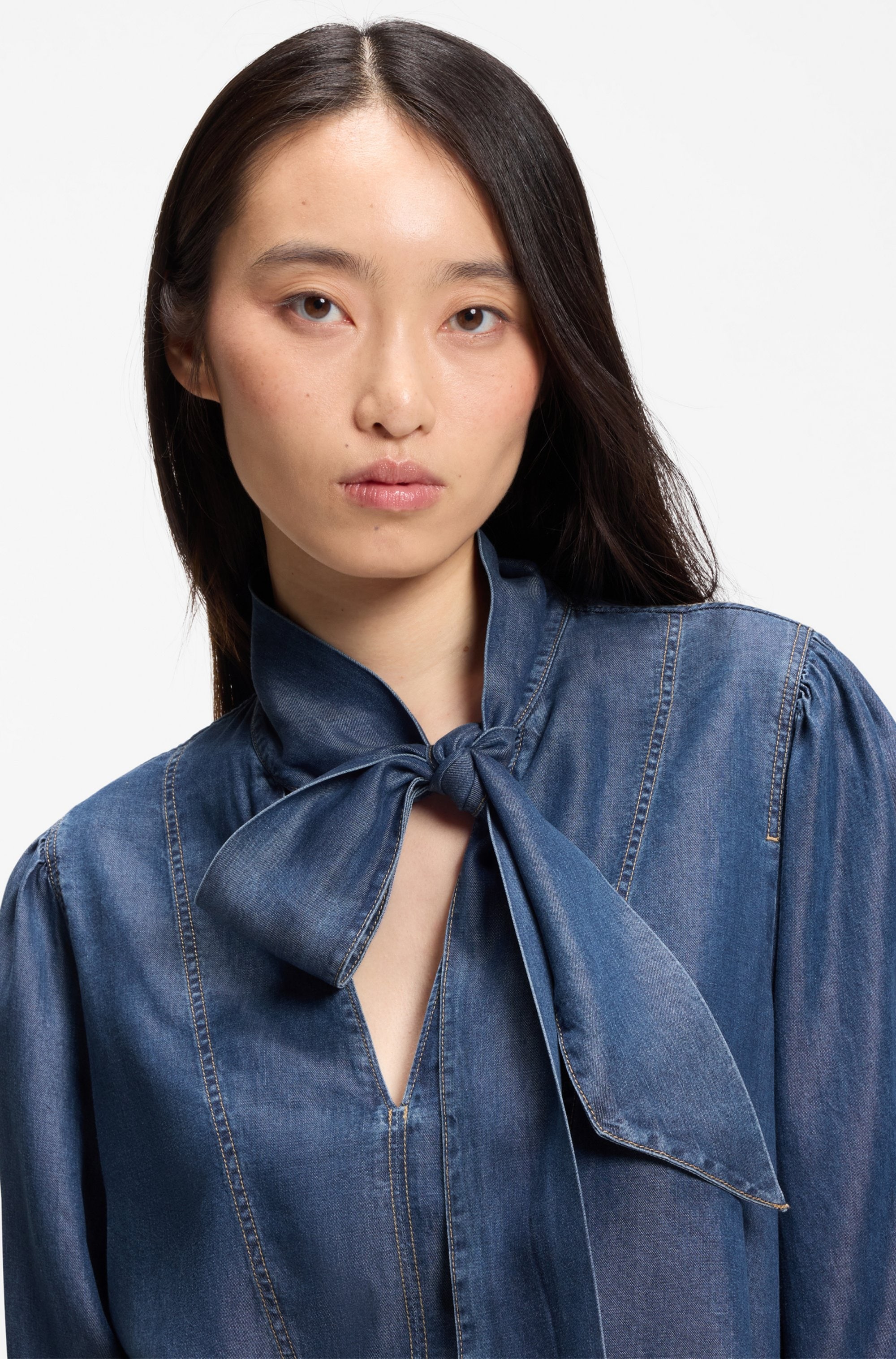 BOSS ORANGE Blouse à manches longues »Betilla Premium Damenmode« mit Schal-Detail, Denim-Look