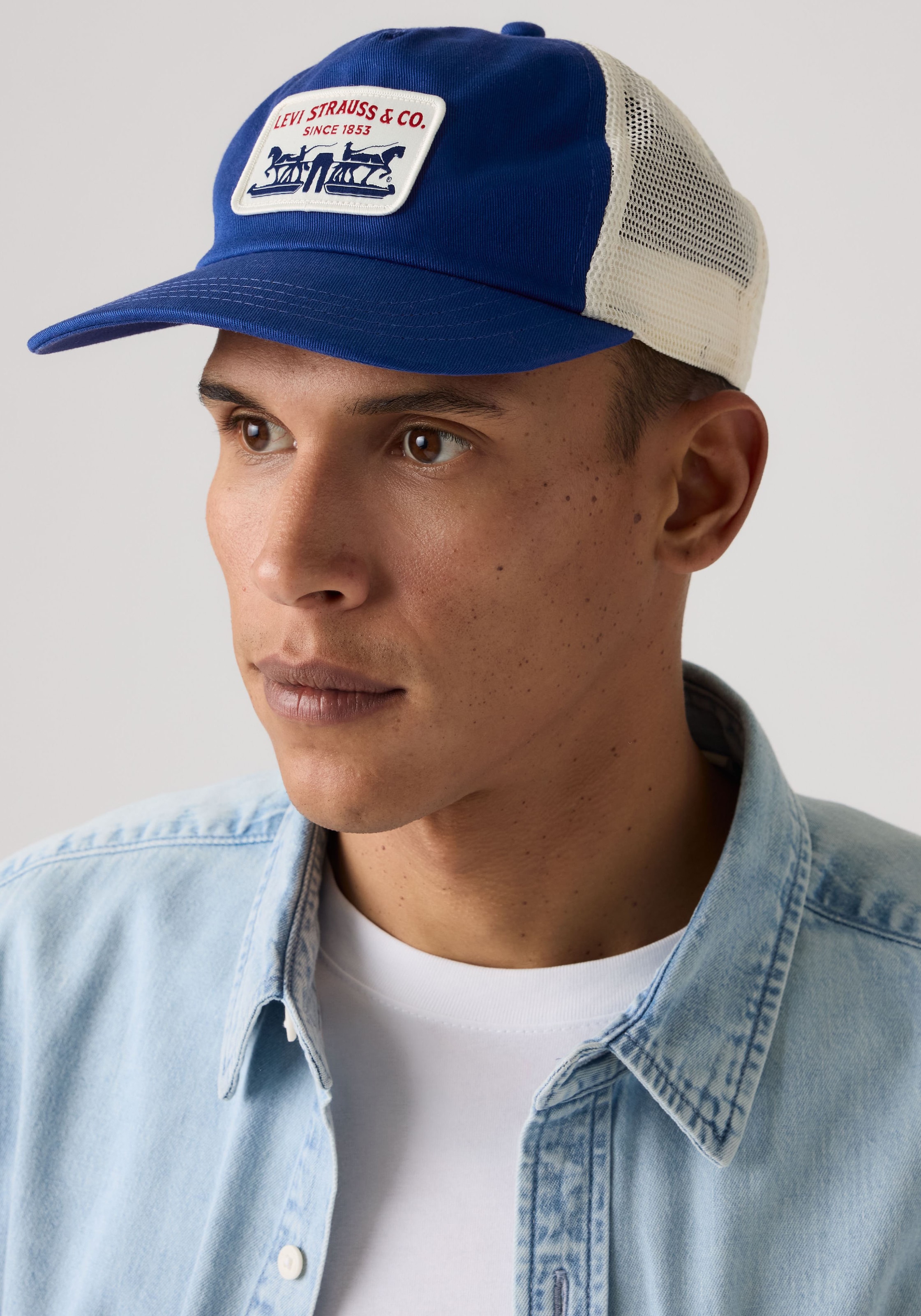 Levi's® Casquette de camionneur »PRESIDIO TRUCKER« avec broderie logo