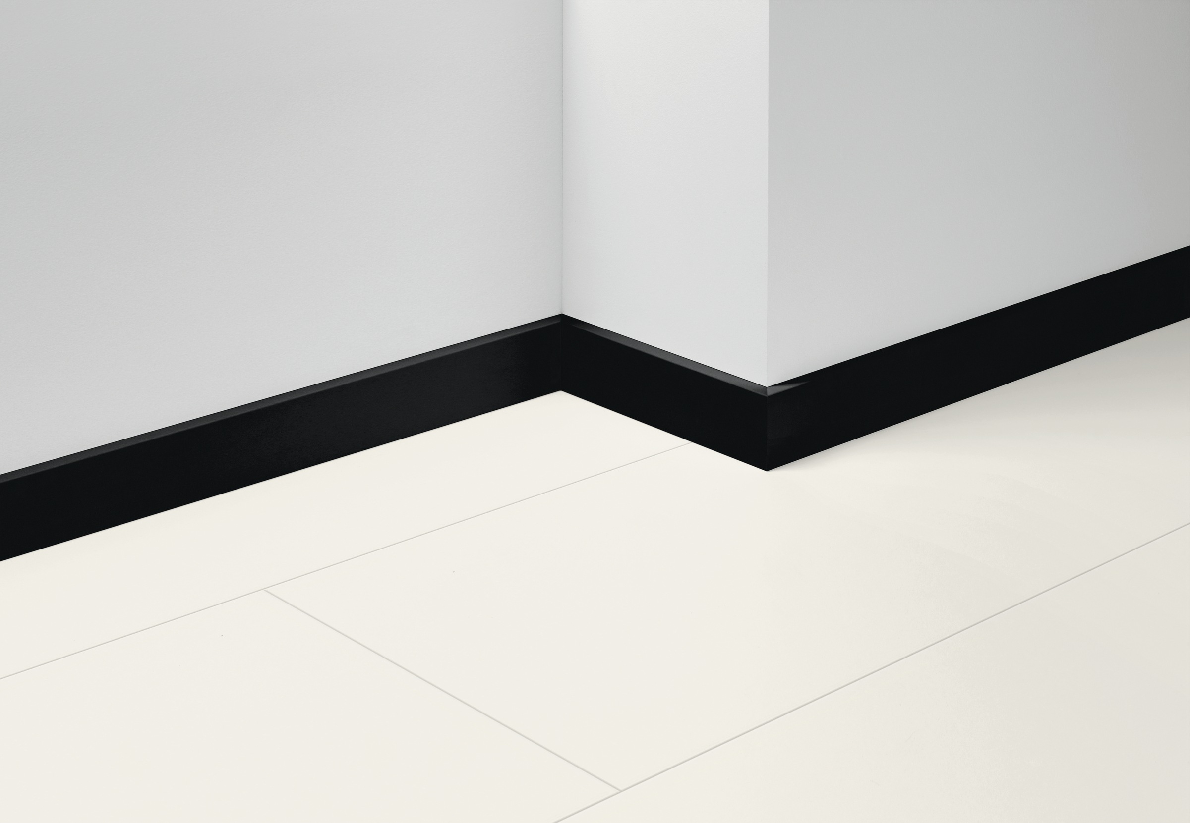Image of PARADOR Sockelleiste »SL 18 Uni schwarz Dekor D002« bei Ackermann Versand Schweiz