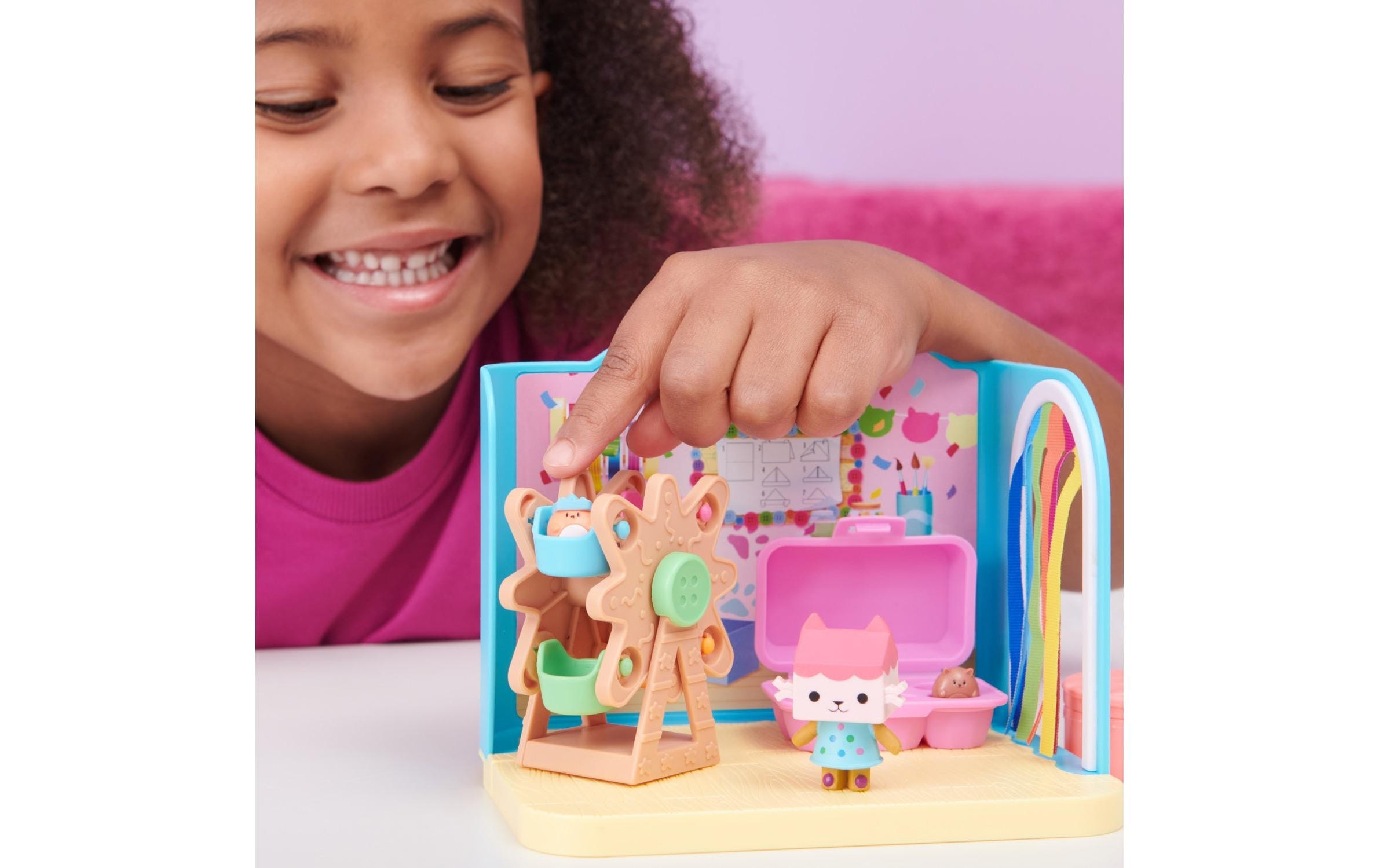 Spielwelt »Spinmaster Gabby's Dollhouse Baby Box Bastelzimmer Deluxe Rooms«