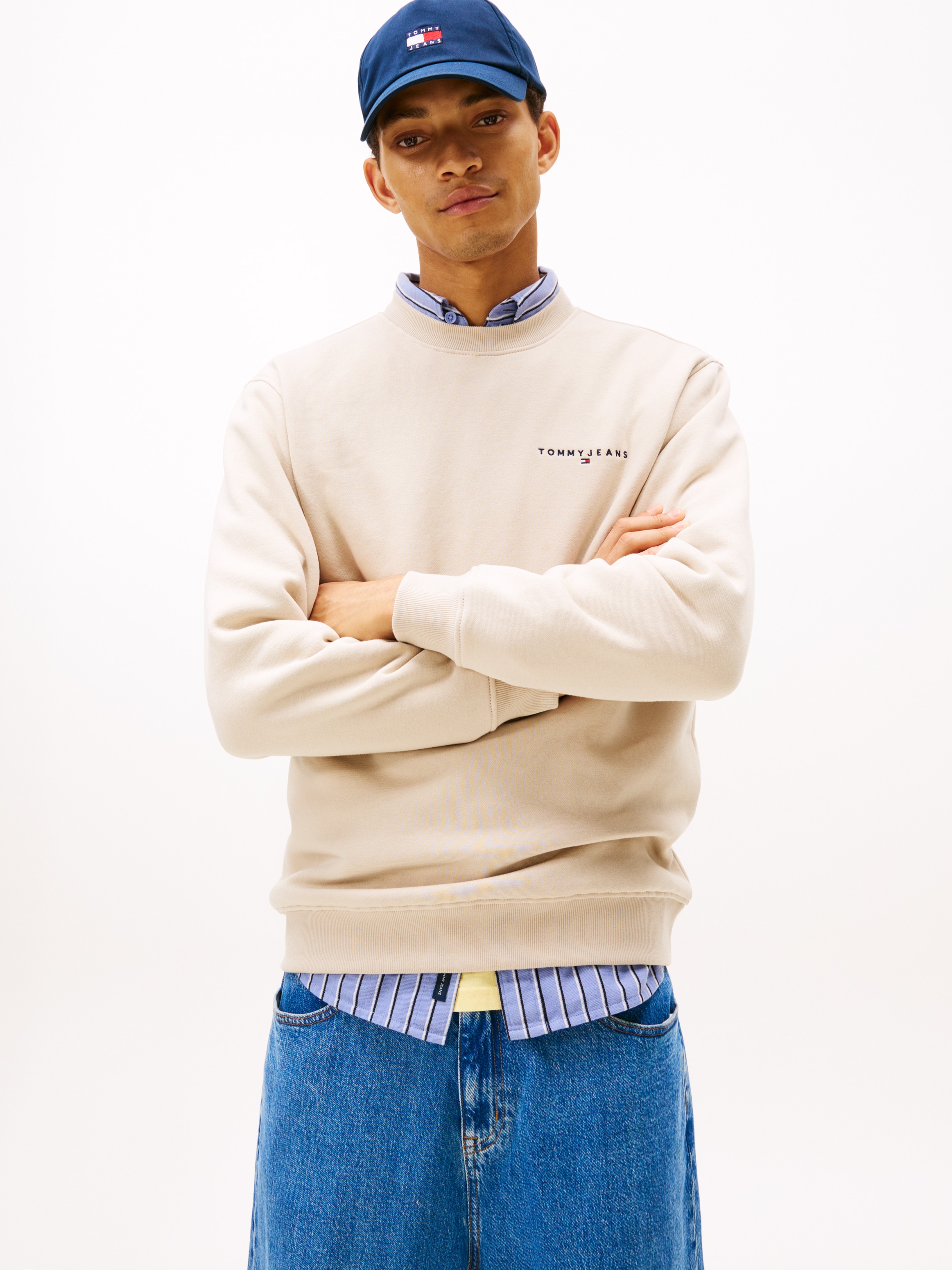 Tommy Jeans »TJM REG LINEAR CREW EXT«, mit Logostickerei
