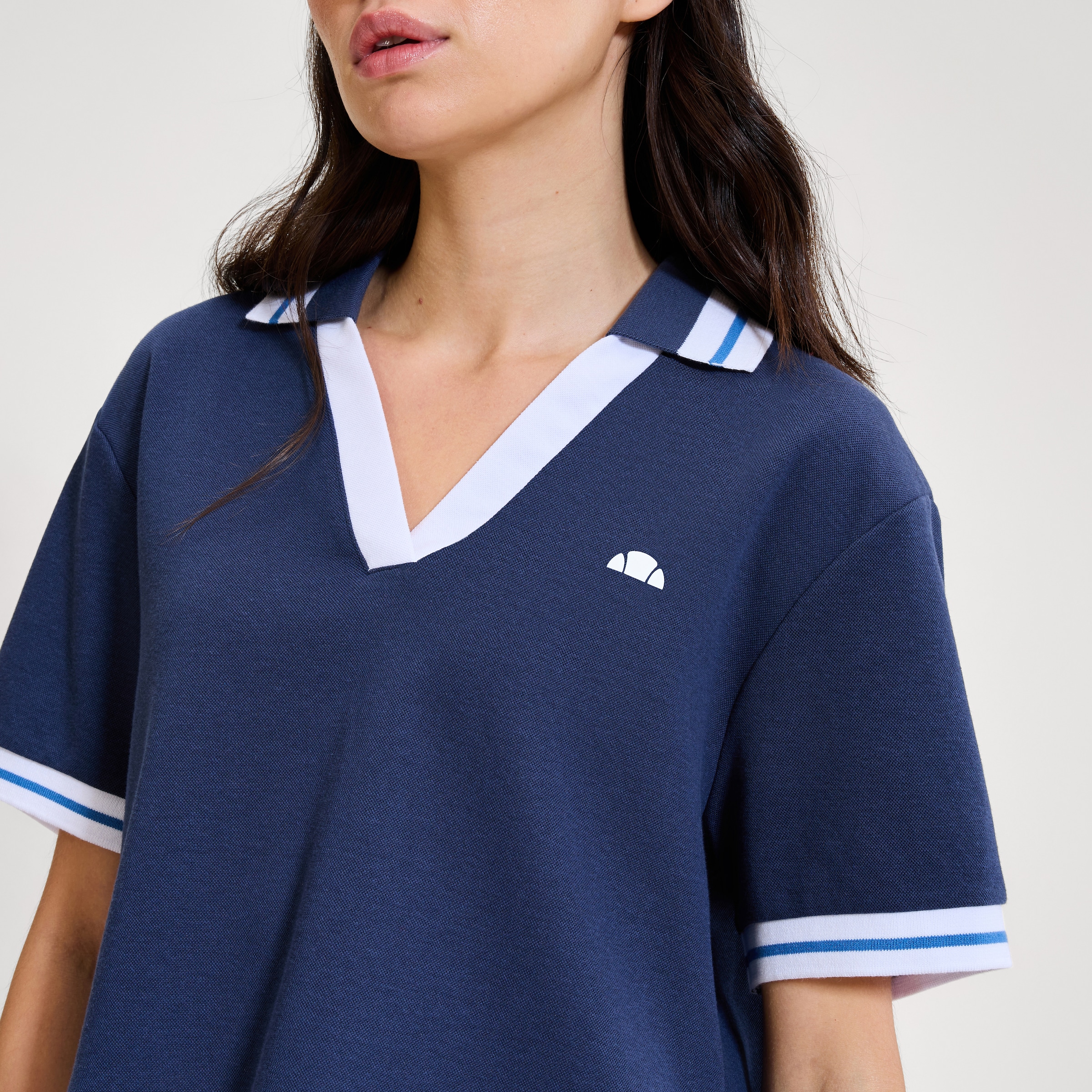 Ellesse Poloshirt »FERNIE POLO SHIRT« kurzärmlig, mit Polokragen und V-Ausschnitt, sportliche Passform