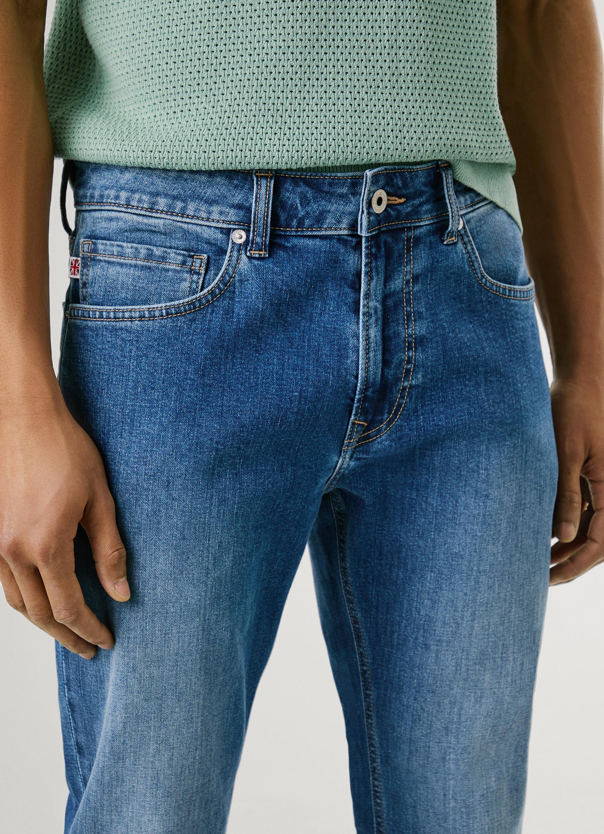 Pepe Jeans Tapered-fit-Jeans »TAPERED JEANS STANLEY«, Ziernähte an den Gesässtaschen