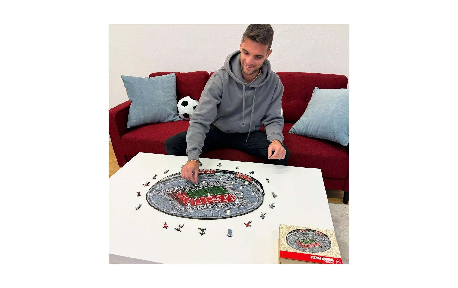   Puzzle »Iconic Arsenal FC – Emirates Stadium« Holzart: Birke (Herkunftsland: China)