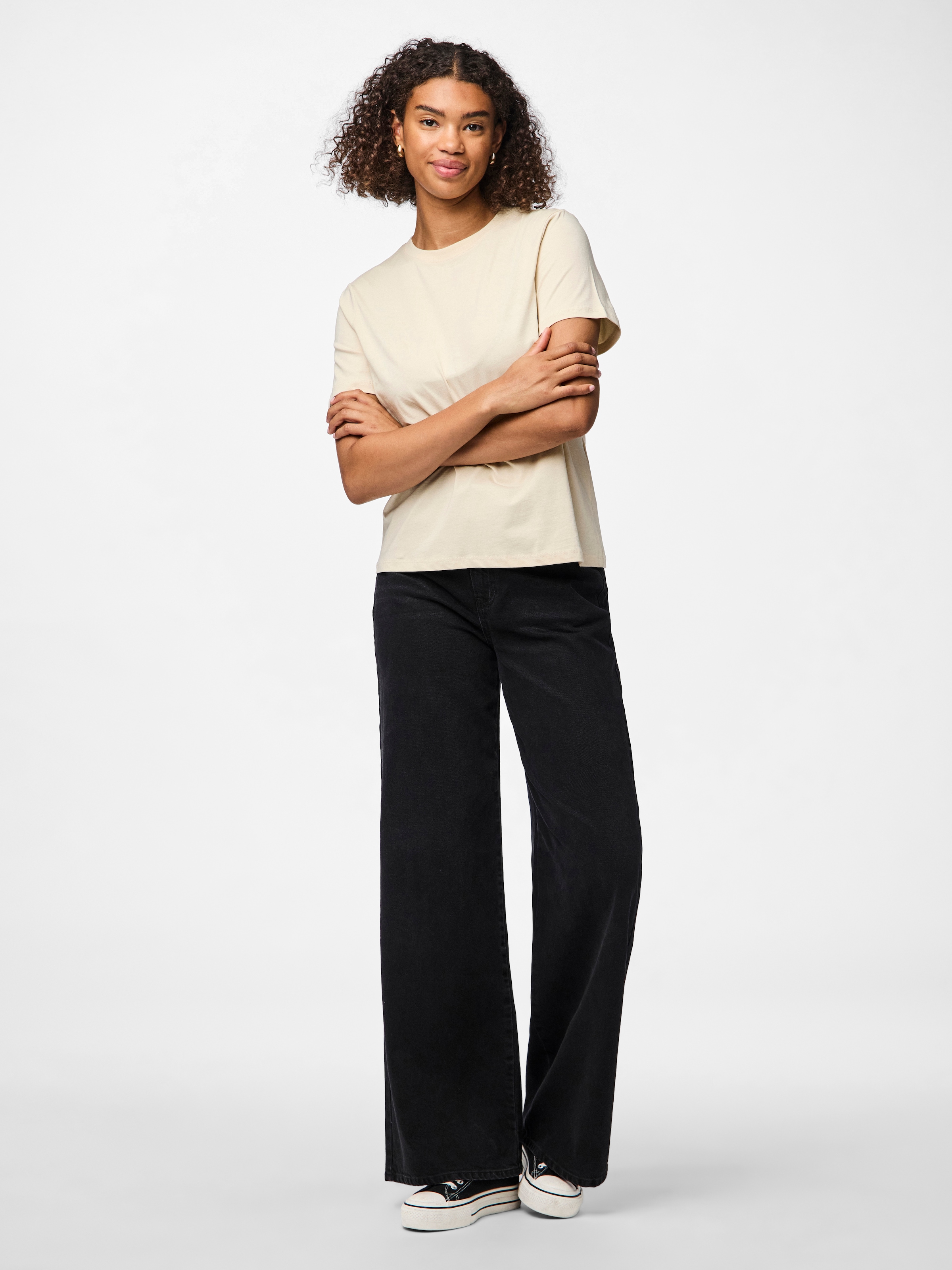 pieces Shirt à col rond »PCRIA SS SOLID TEE NOOS BC«