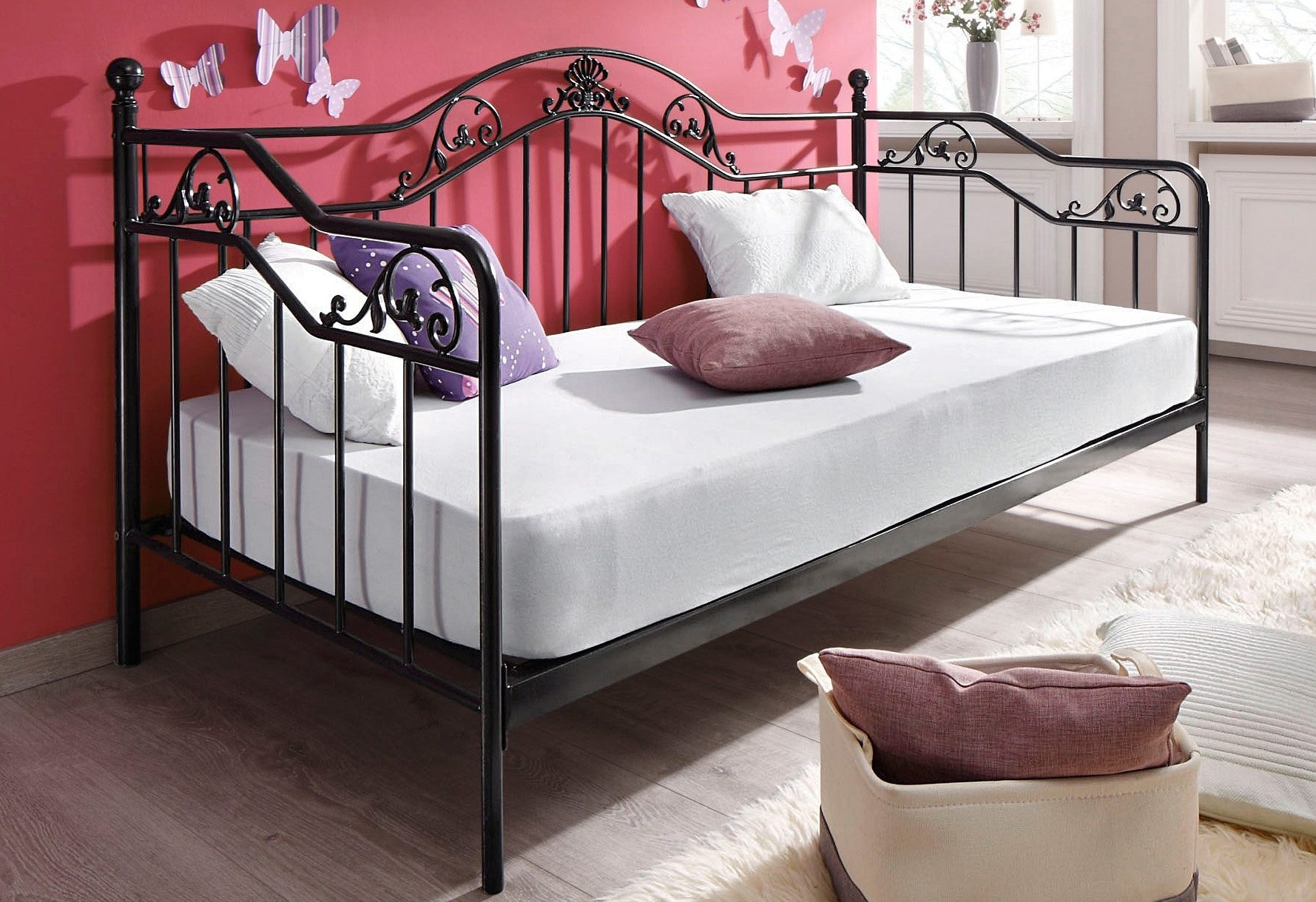 Image of Home affaire Daybett "TOPSELLER" OTTOs Choice, mit aufwendigen Verzierungen, inklusive Lattenrost aus Metall