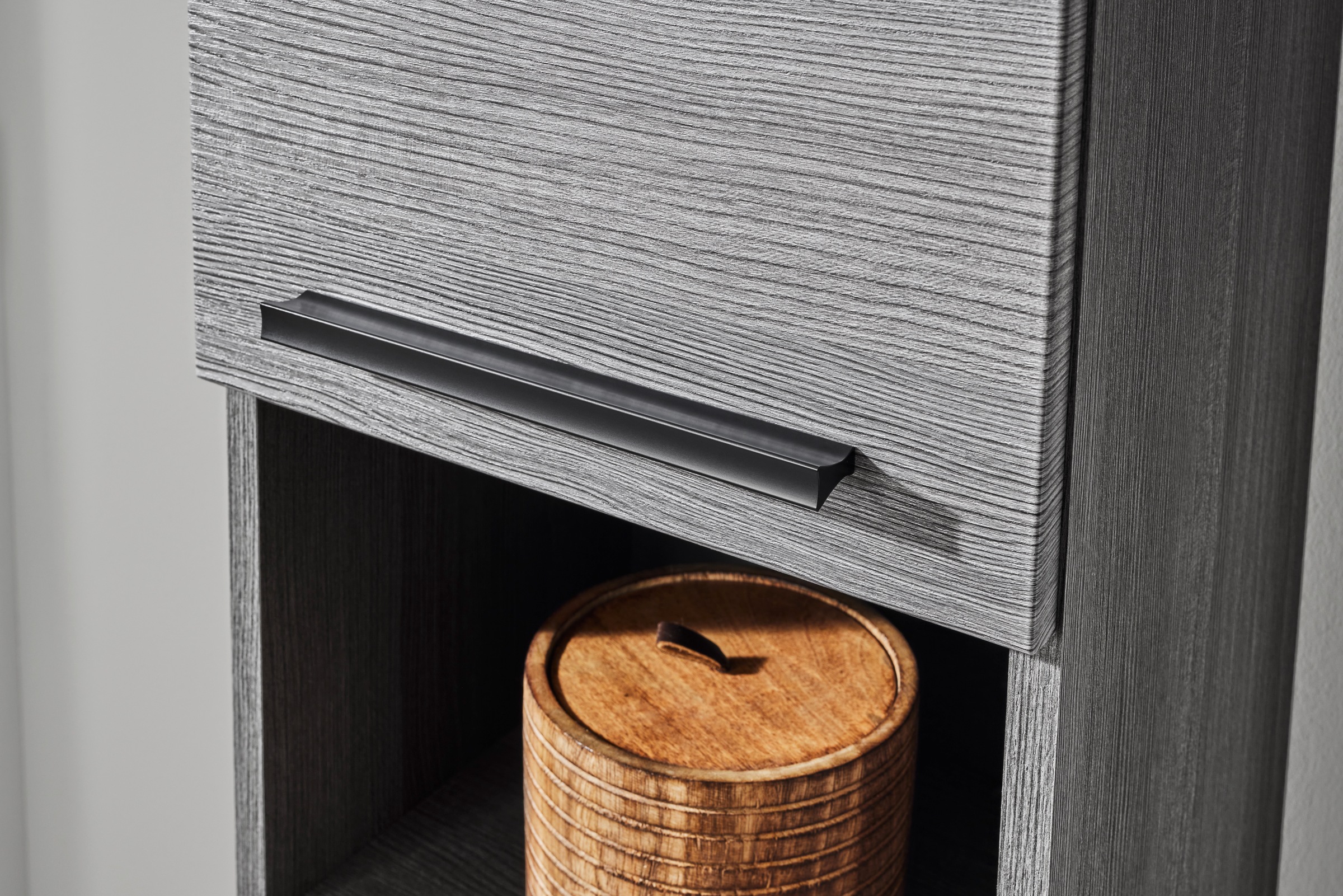BASIC by Balculina Armoire haute »Silver,Badezimmerschrank BxHxT 34x190x30« 1 cuis tlg. largeur 34 cm, porte montable à gauche/droite, FSC-Mix 70%