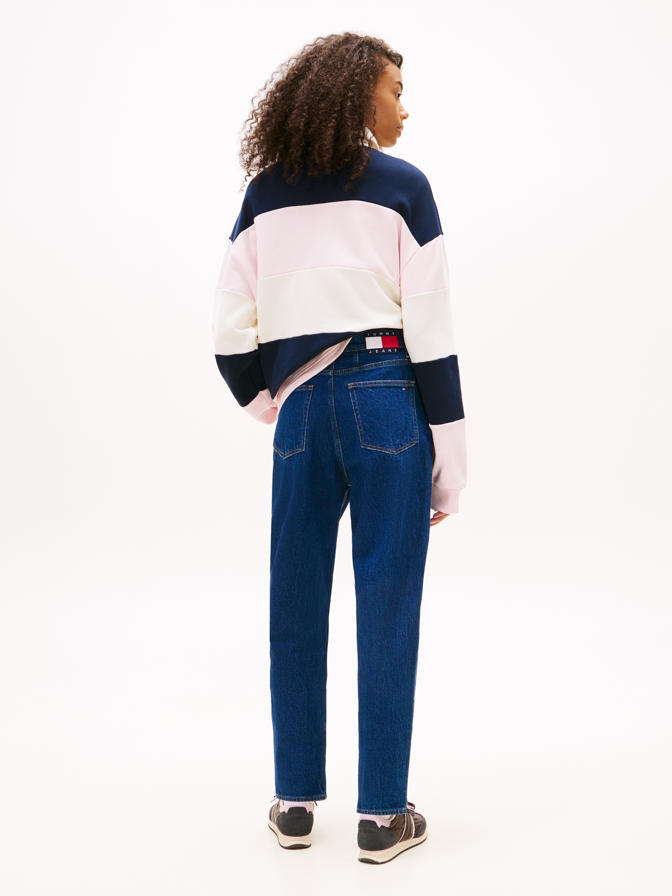 Tommy Jeans Jeans mom »MOM JEAN UH TPR« mit Logo-Stickereien, in knöchelfreier Länge