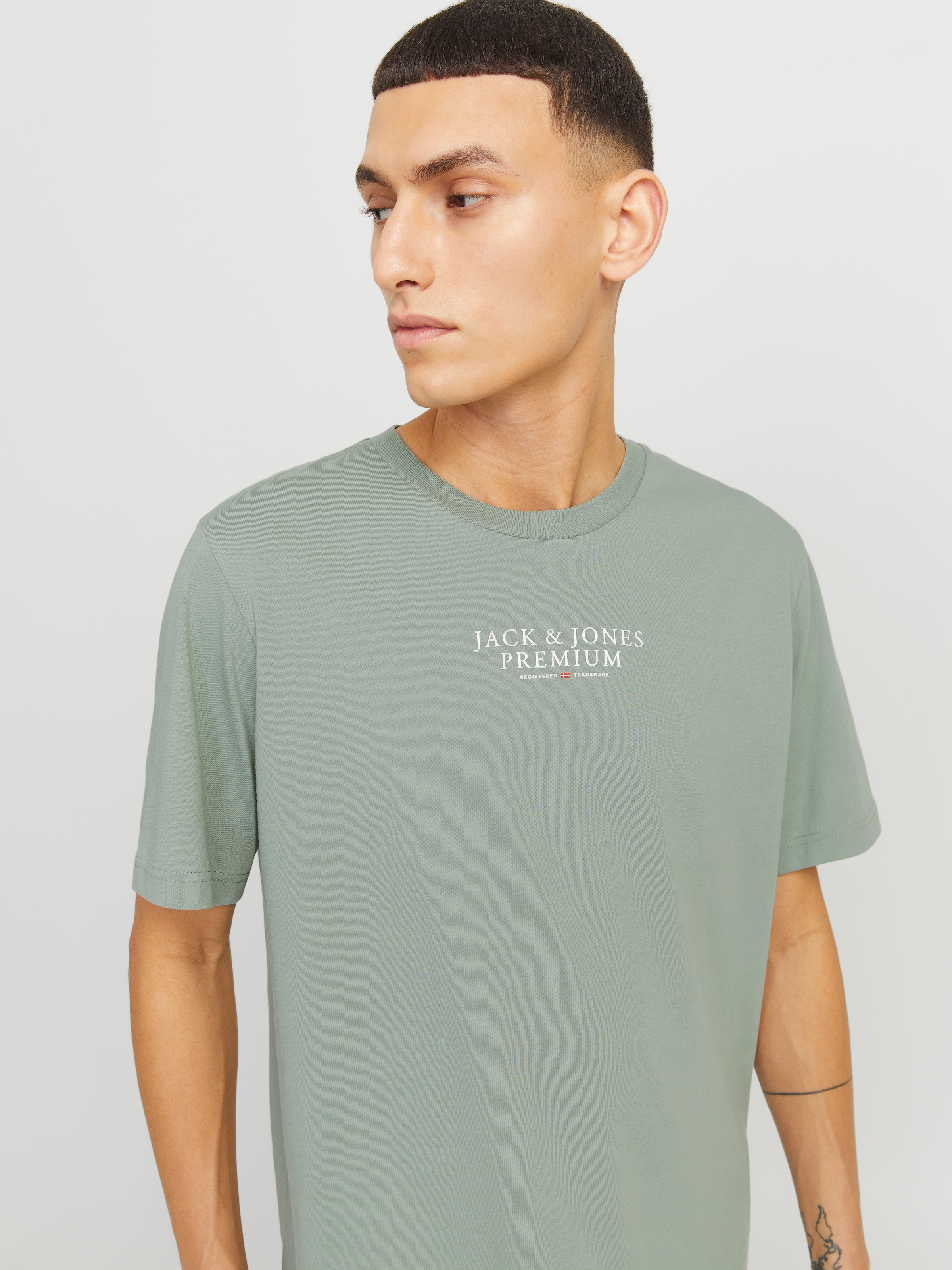 Jack & Jones Shirt à col rond »JPRBLUARCHIE TEE CREW NECK« mit Logo Print