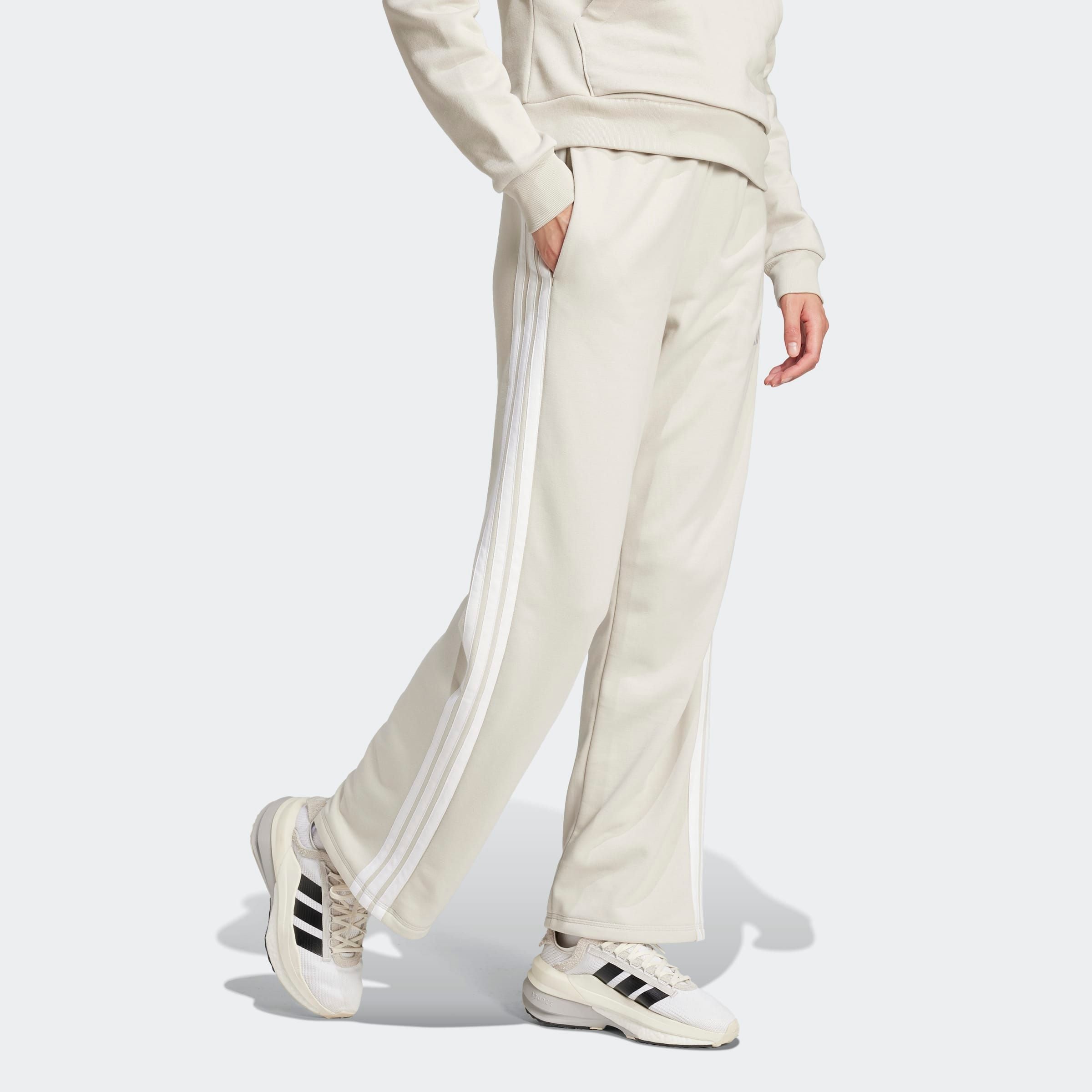 Image of adidas Sportswear Sporthose "ESSENTIALS 3-STREIFEN OPEN HEM FRENCH TERRY" Reguläre Passform, aus weichem French Terry