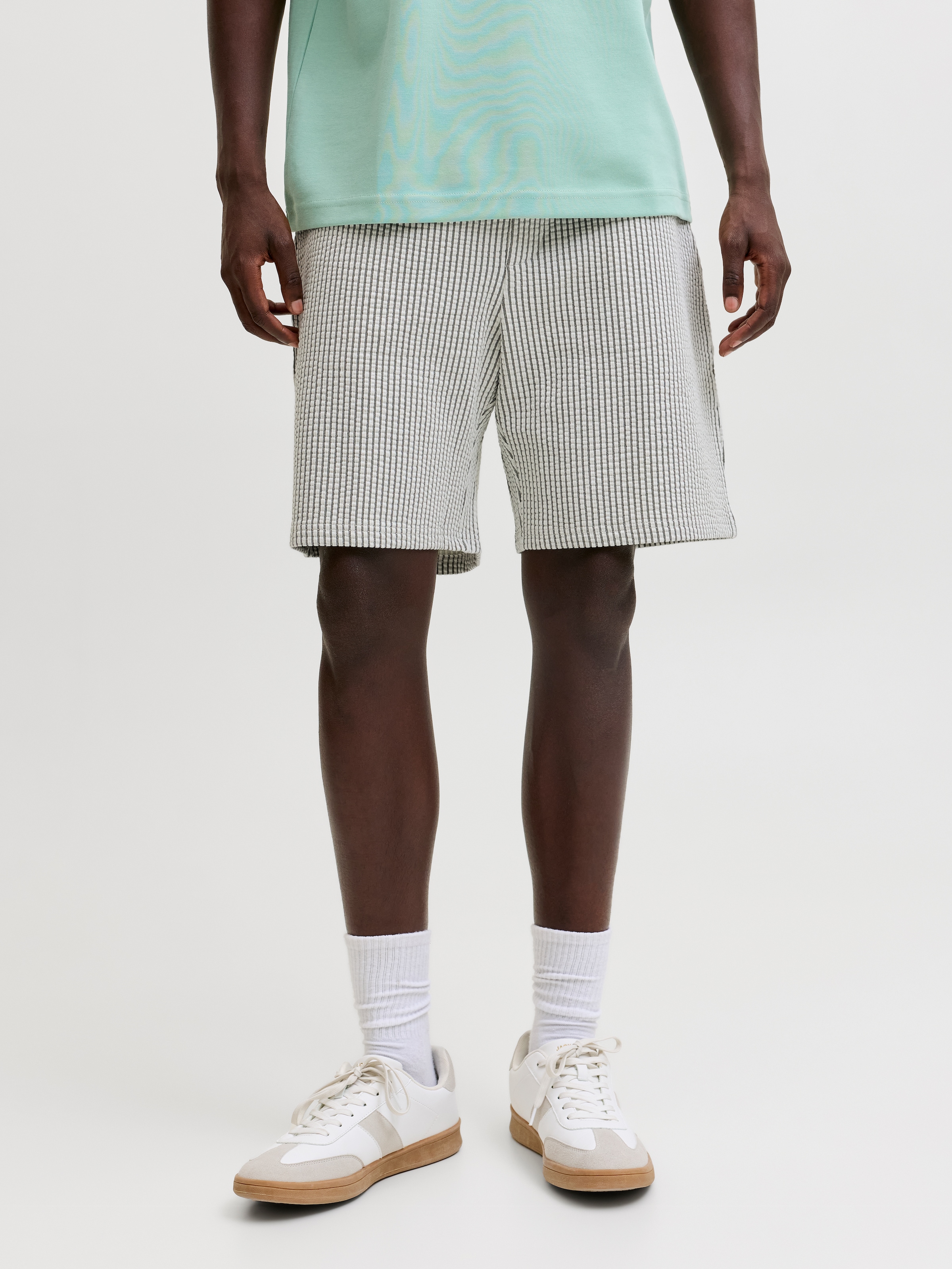 Image of Jack & Jones Shorts "JPSTKARL MAY JOGGER SHORTS REG RET" aus Baumwollmischung, mit elastischem Bund, in Stretch-Qualität