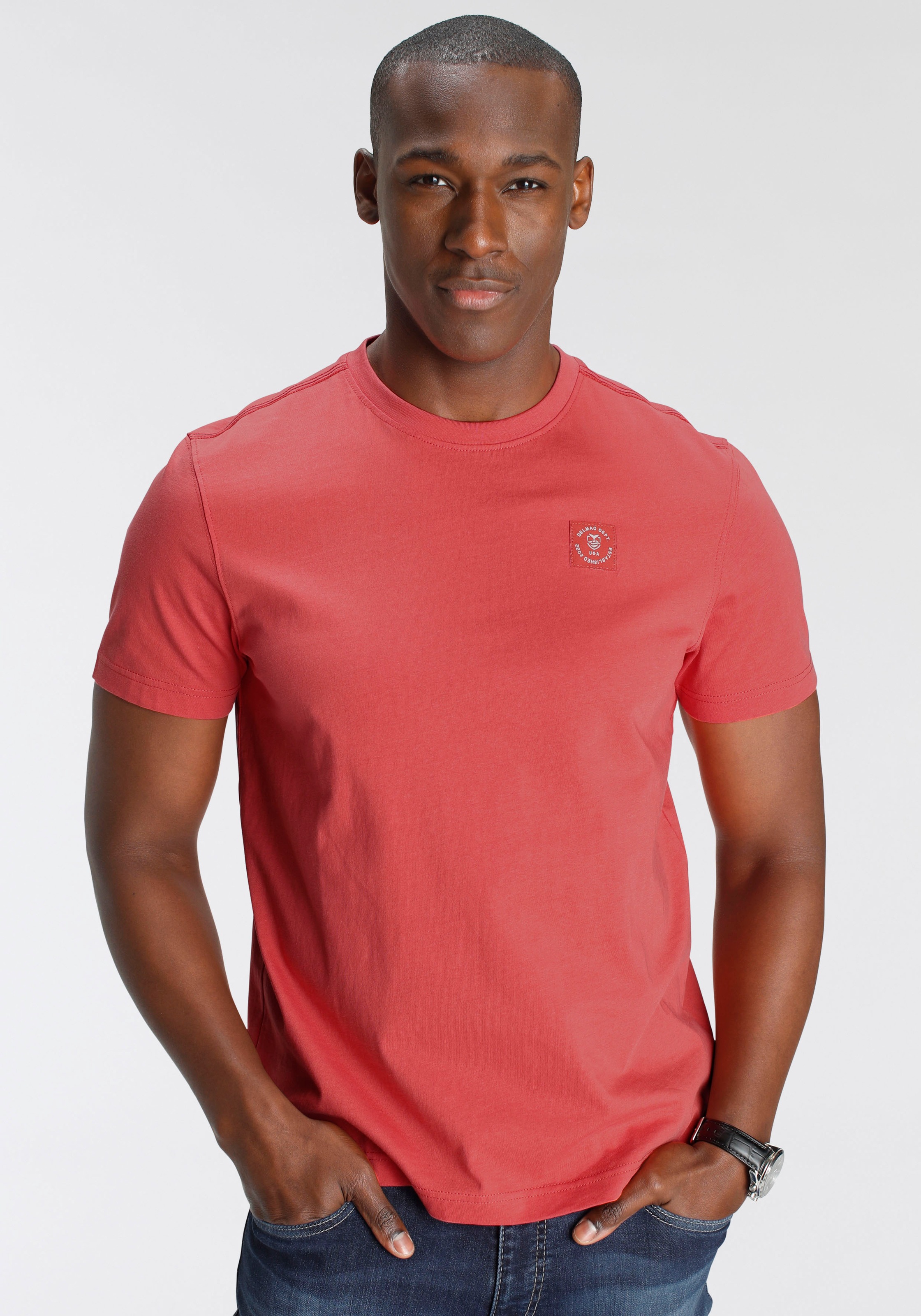 Image of DELMAO Rundhalsshirt Kurzarm, Regular Fit, basic, aus 100% Baumwolle