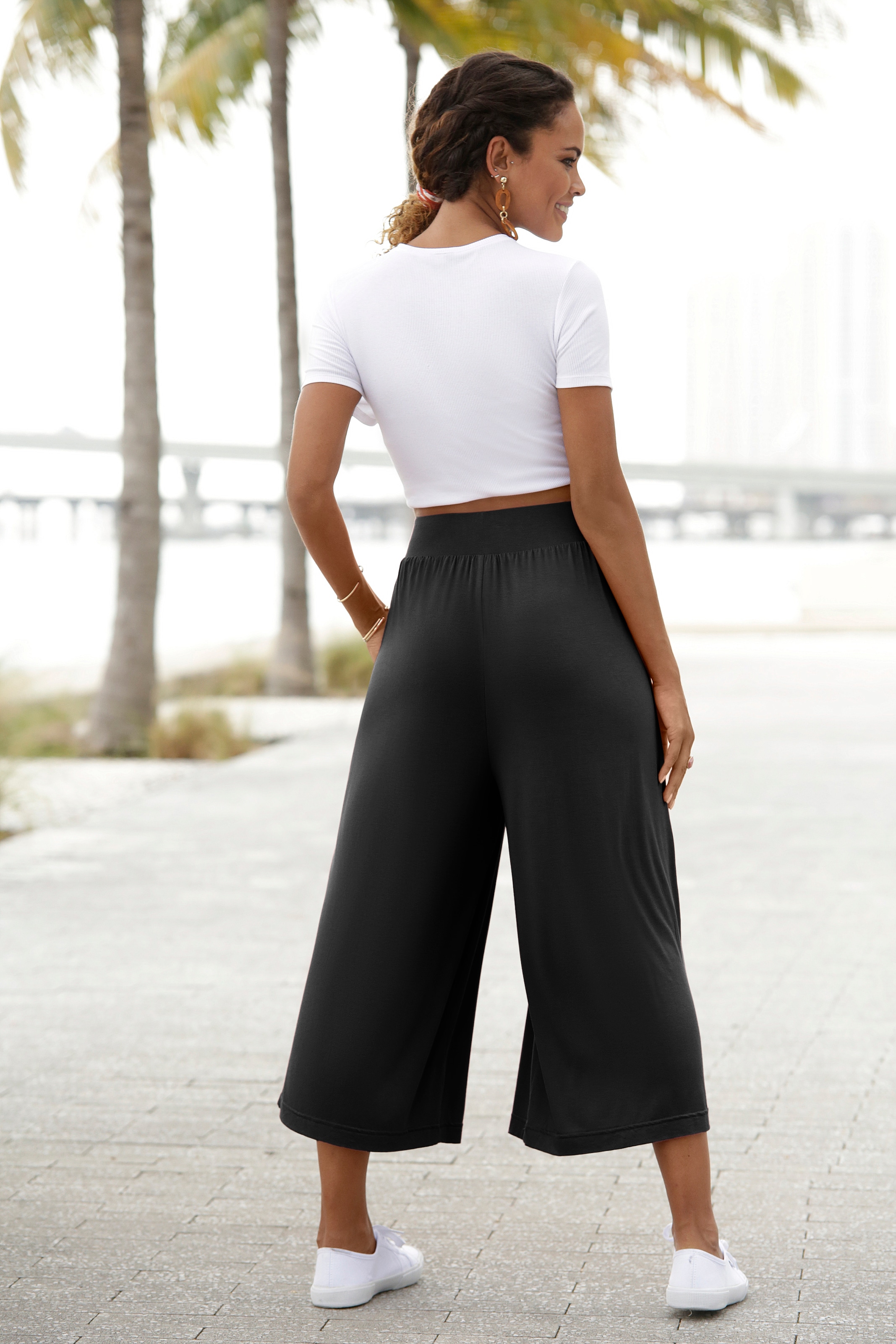 LASCANA Jupe-culotte  mit extra-weitem Bein und Taschen, bequeme Jerseyhose