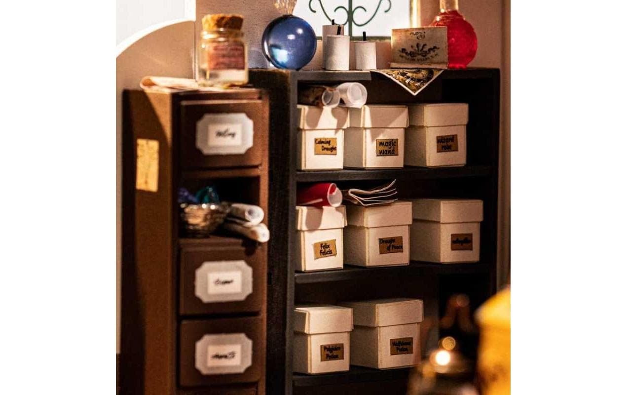   Puzzle »RoboTime Magic Emporium«