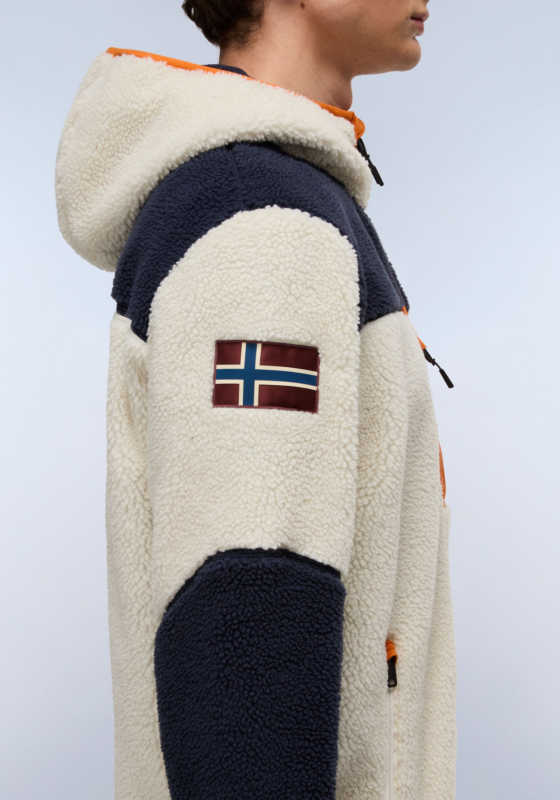Napapijri Veste en peluche »YUPIK« mit Kapuze mit kontrastfarbenen Details
