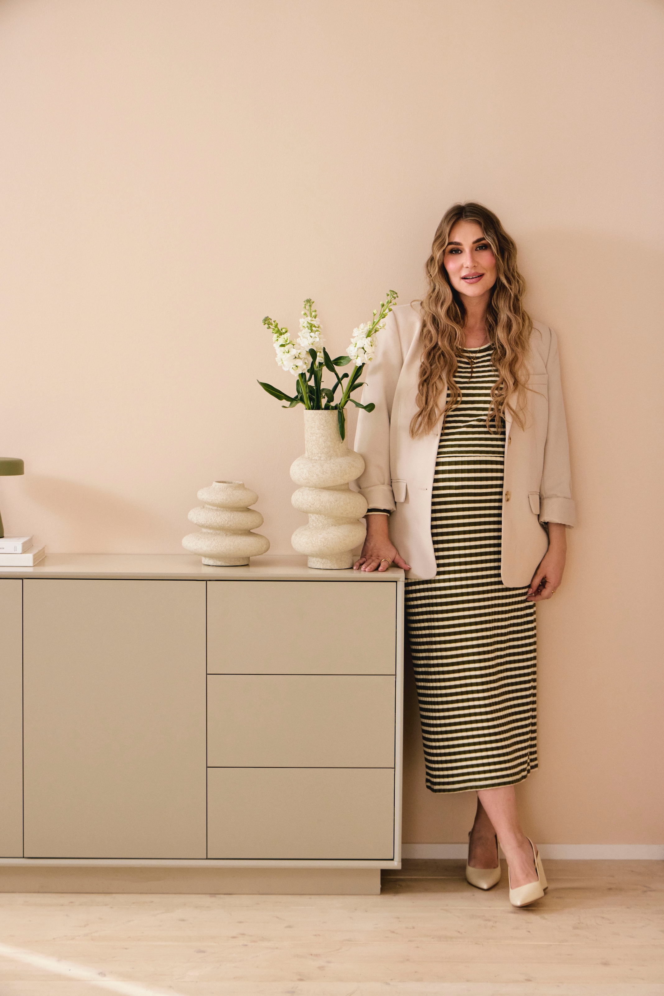 homsy by Ana Johnson Sideboard »Storvia« seidenmatte Lackierung, geräuschlose Soft-Close-Schubladen, B 140 cm