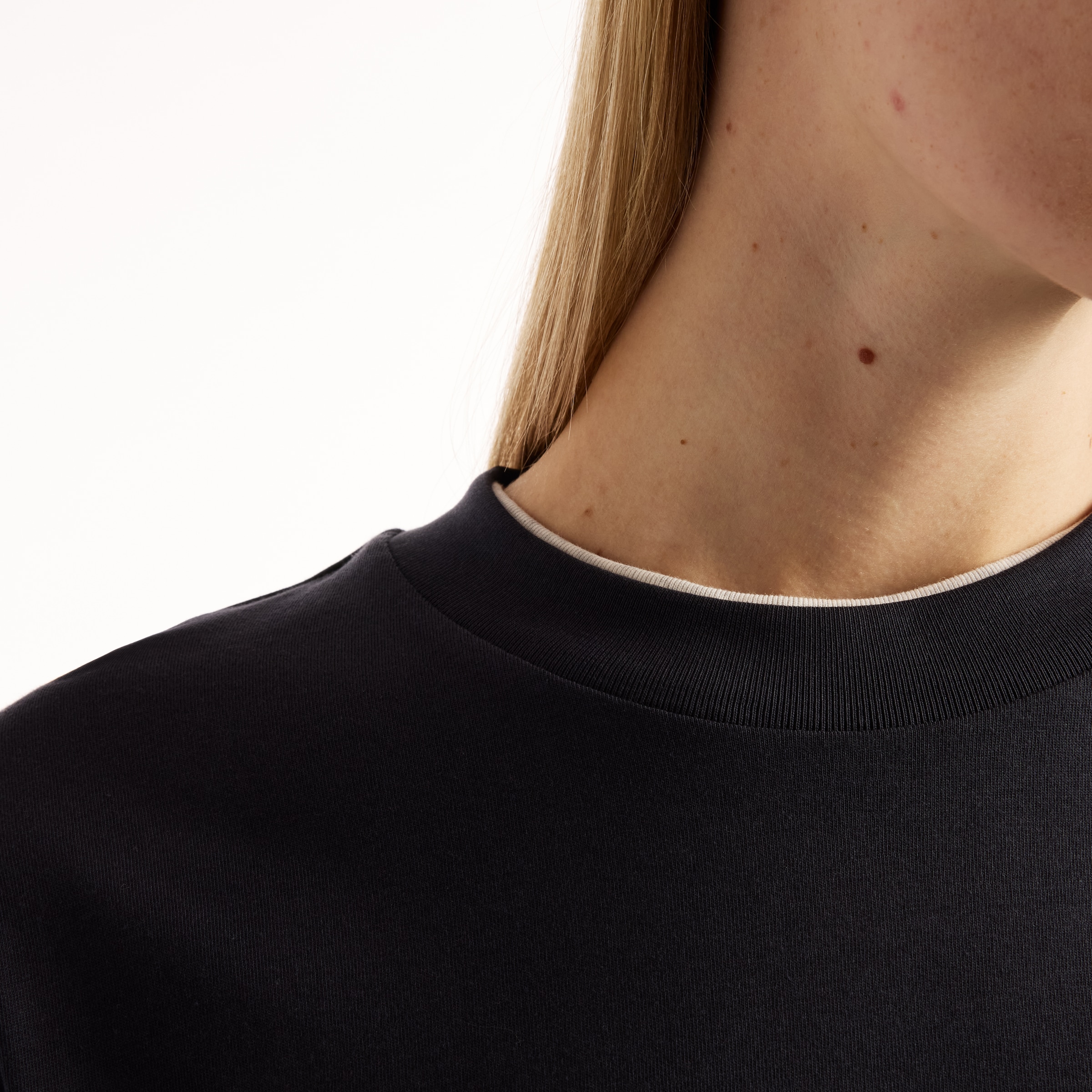 New Balance »REIMAGINED OVERSIZED T-SHIRT« mit moderner Oversized-Passform, aus weichem Baumwolljersey