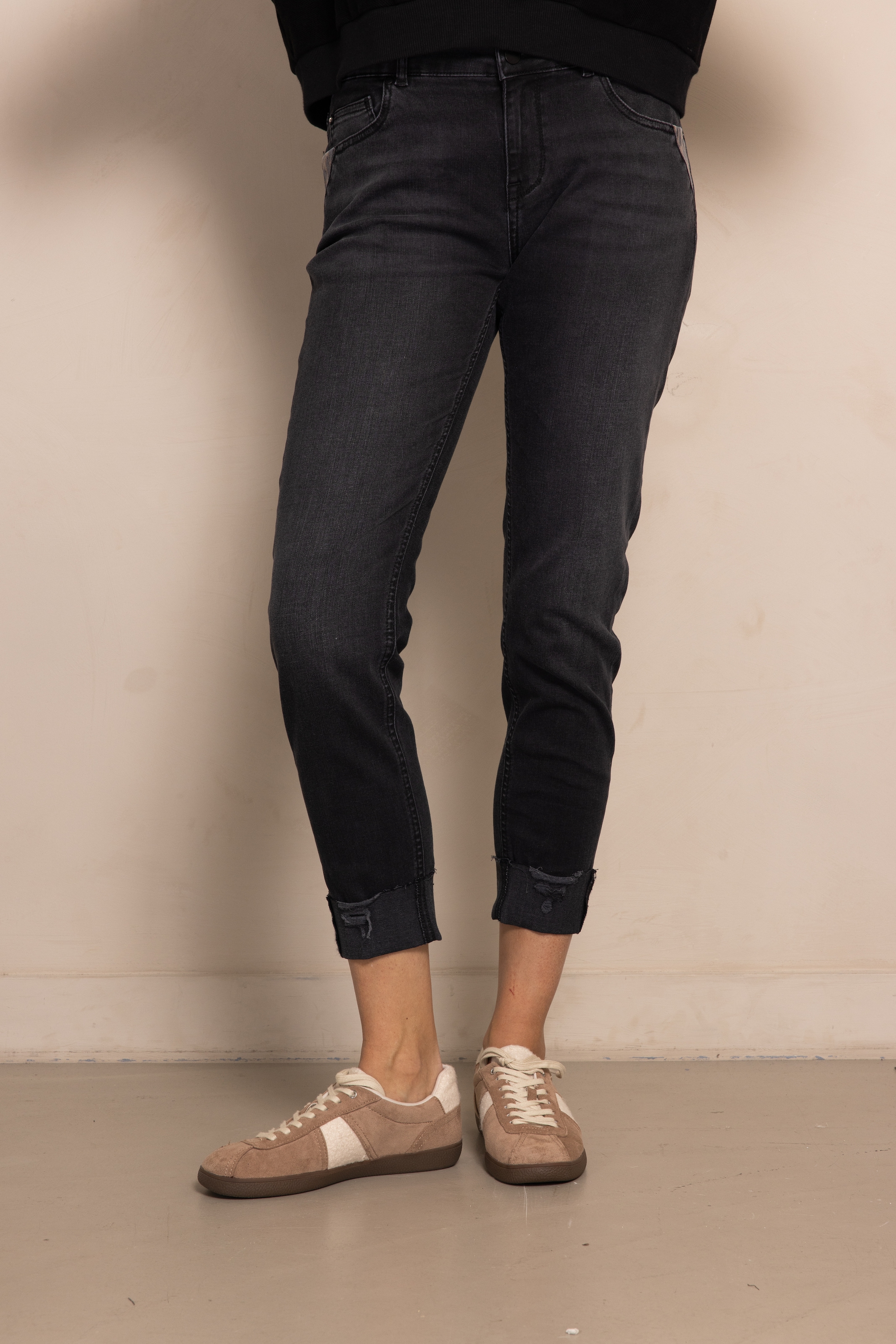 Image of Zhrill Skinny-fit-Jeans "ZHNOVA" mit Eingrifftaschen und Gesässtaschen, mit Stretch