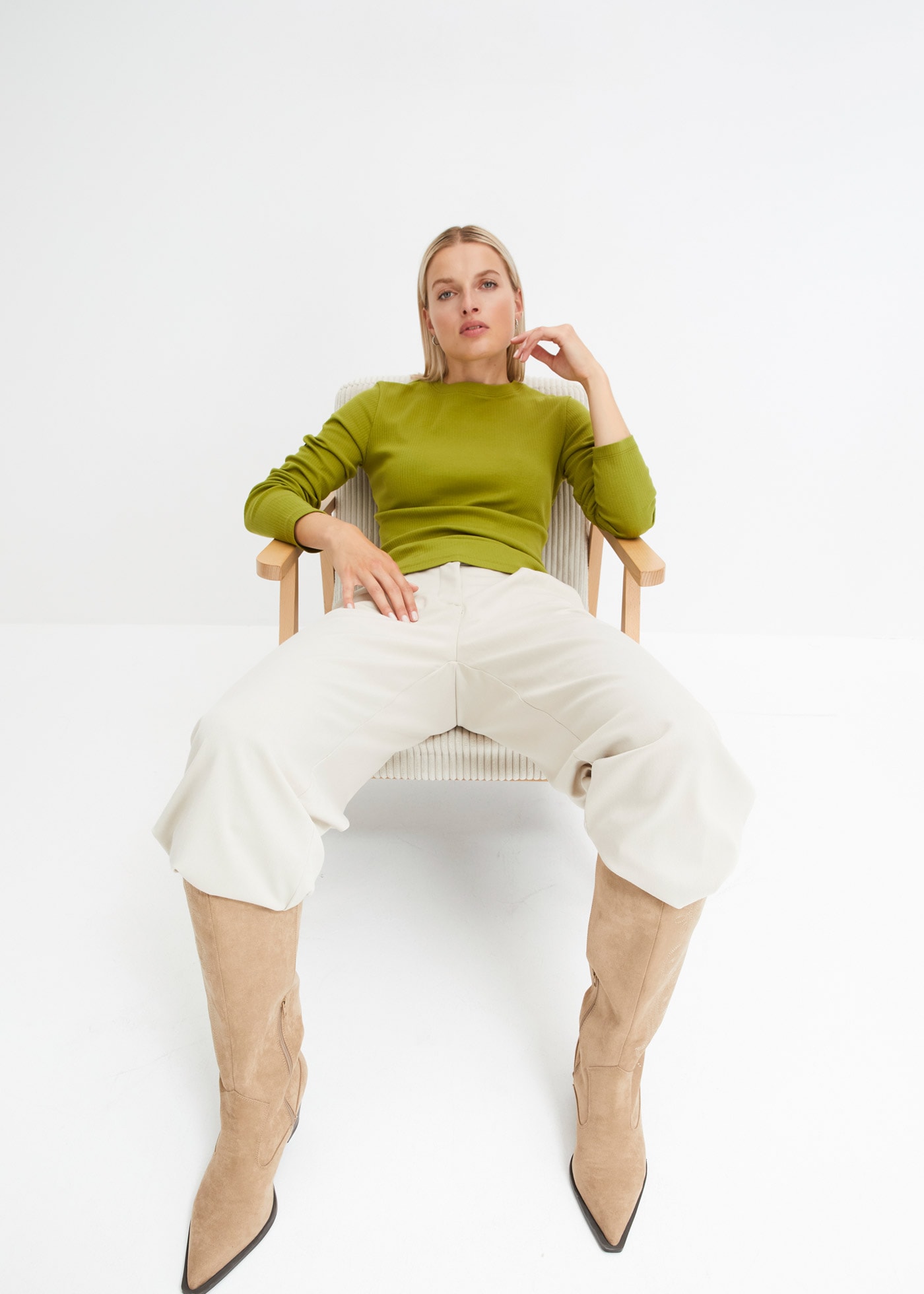 bonprix Langarmshirt »Geripptes Langarmshirt aus reiner Baumwolle« Slim fit Passform, ohne Kragen, aus reiner Baumwolle, unifarben