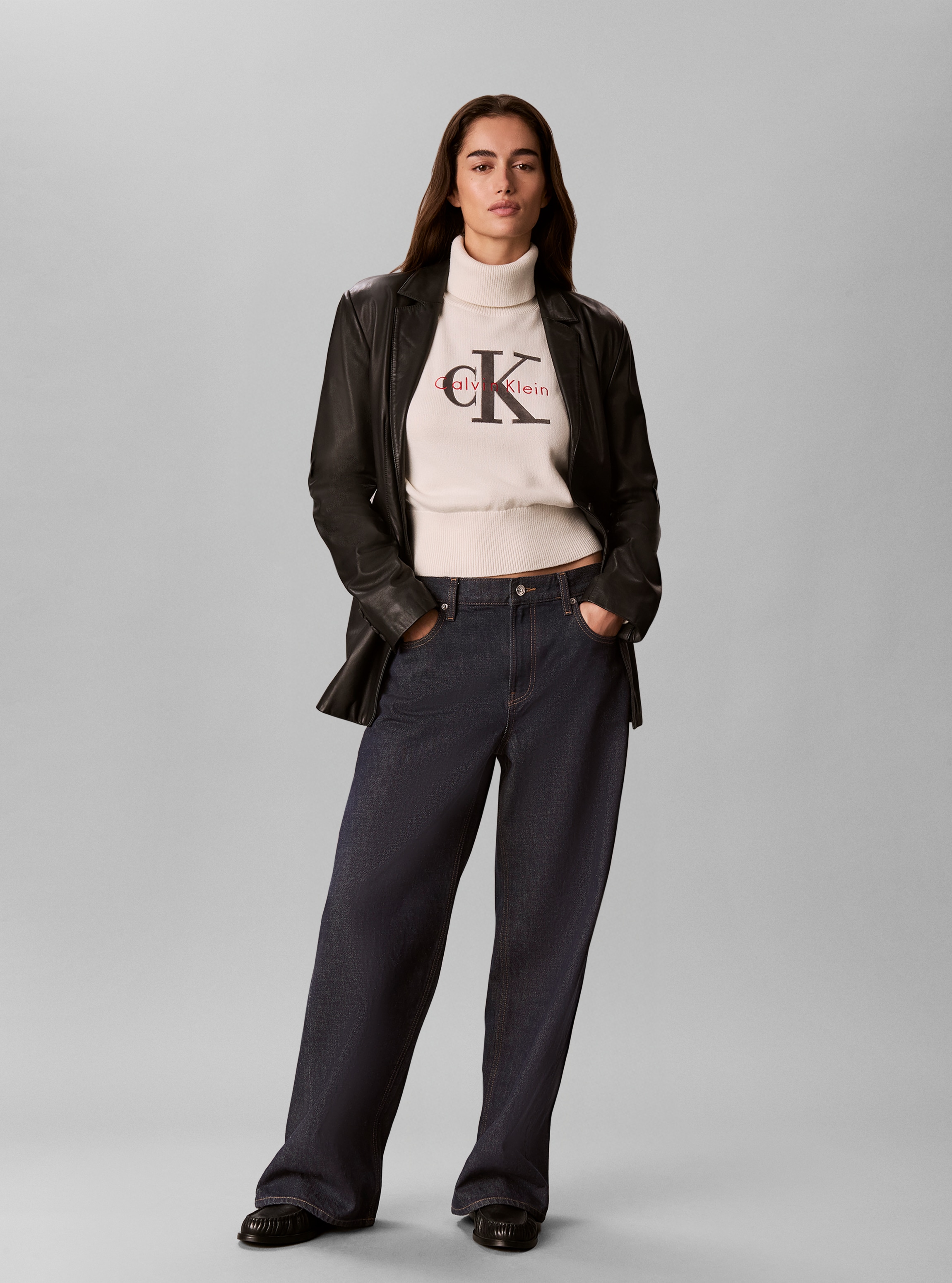 Calvin Klein Jeans Rollkragenpullover Rollkragen, breites Bündchen, Regular Fit, Applikation & Stickerei