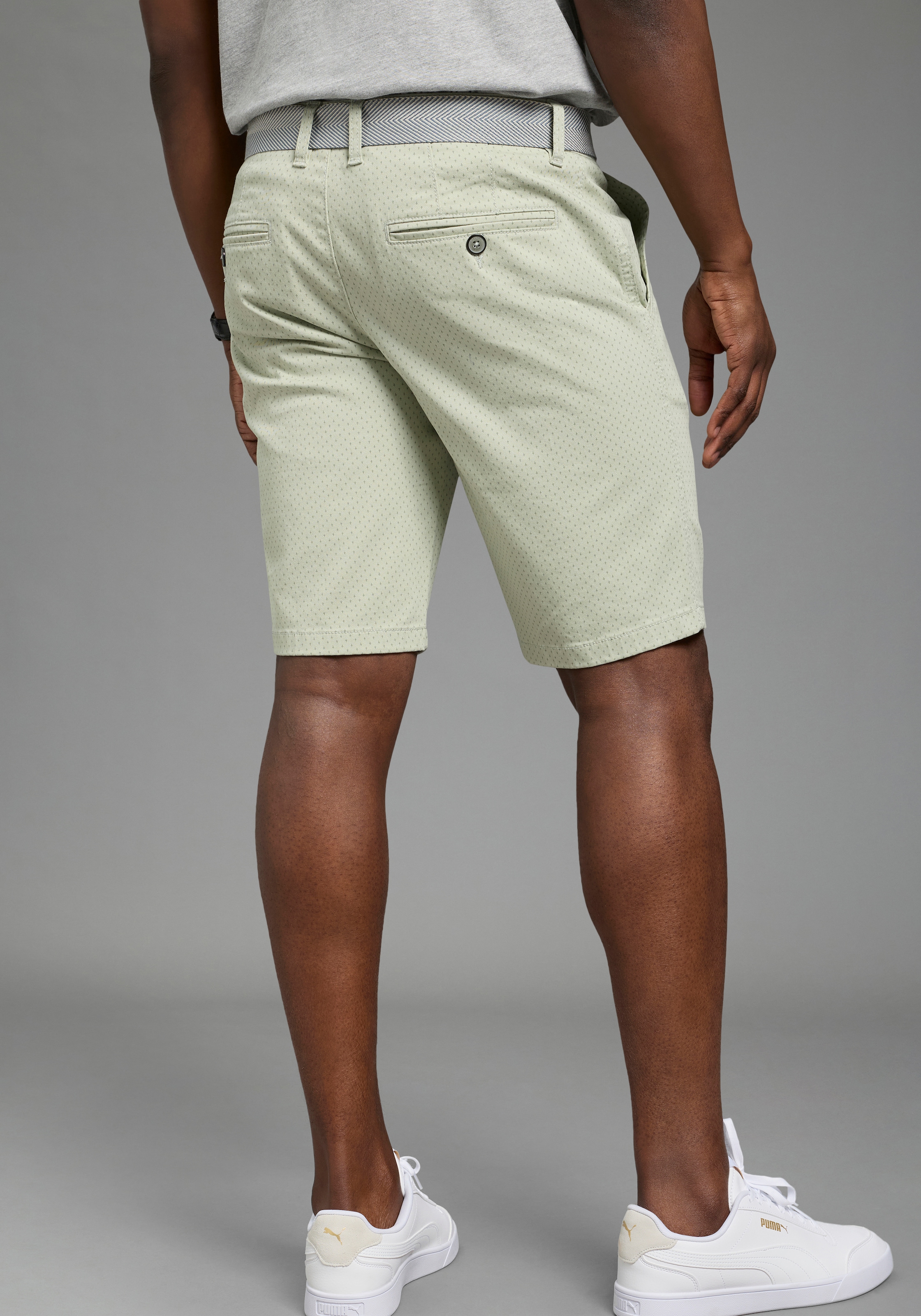 DELMAO Shorts  kniefrei, gerades Bein, mit Eingrifftaschen und Gesässtaschen