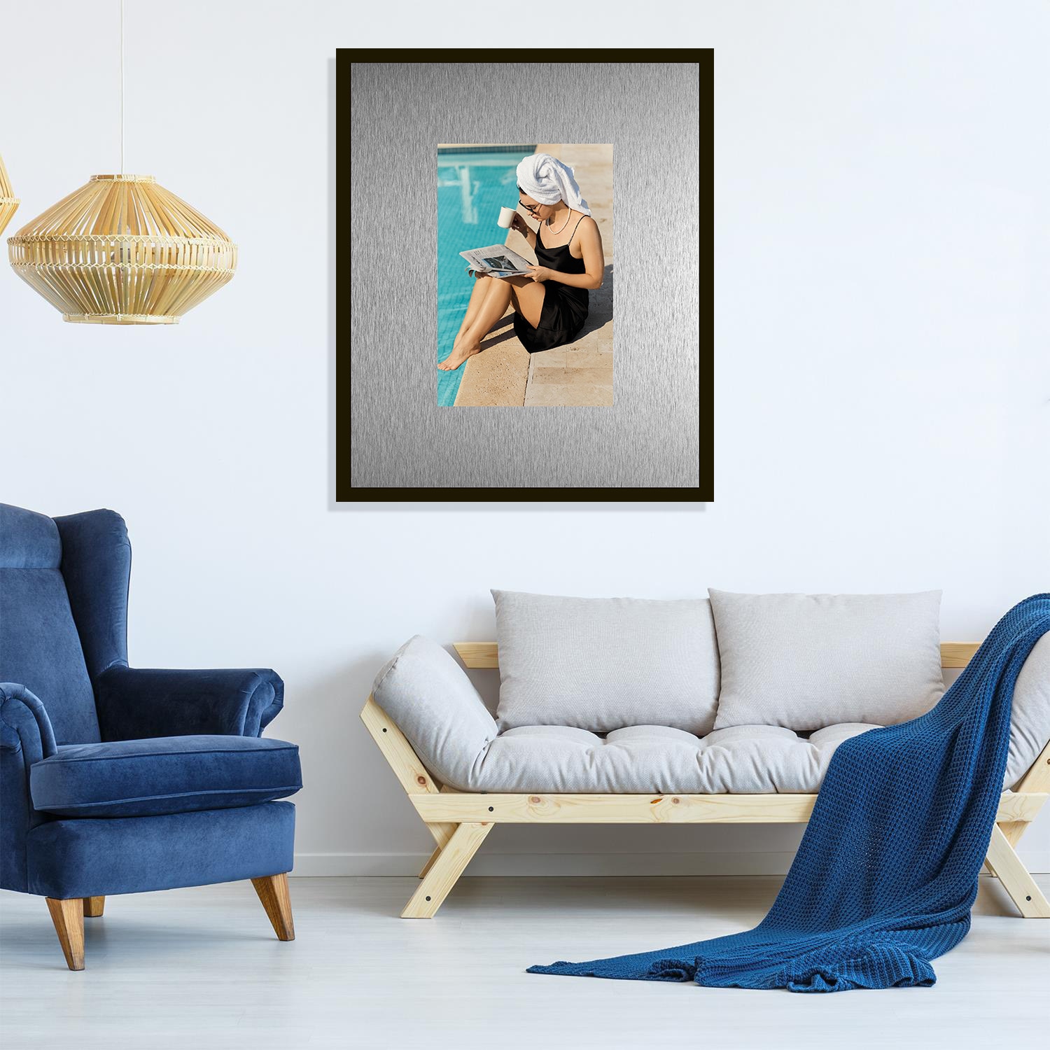 queence Bild »Trend Wandbild, Wandkunst, Kunstdruck "Frau am Pool"« Fashion | Frau | Wasser 1 Stk. tlg. inkl. Passepartout aus hochwertigem Aluminium und schwarzem Rahmen