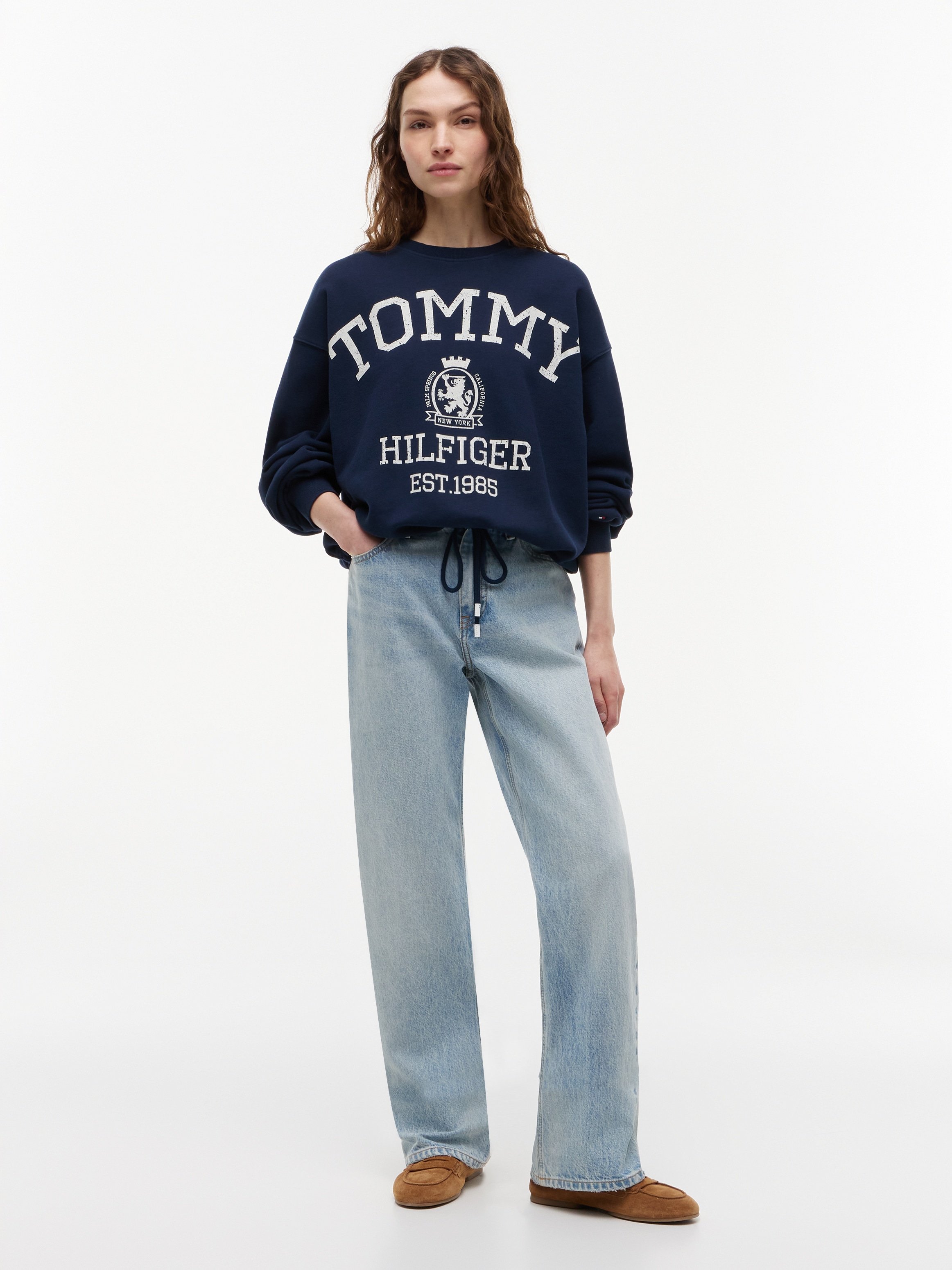 Tommy Hilfiger Sweat-shirt »VARSITY CREST MDRN SWEATSHIRT«, coton, logo imprimé devant
