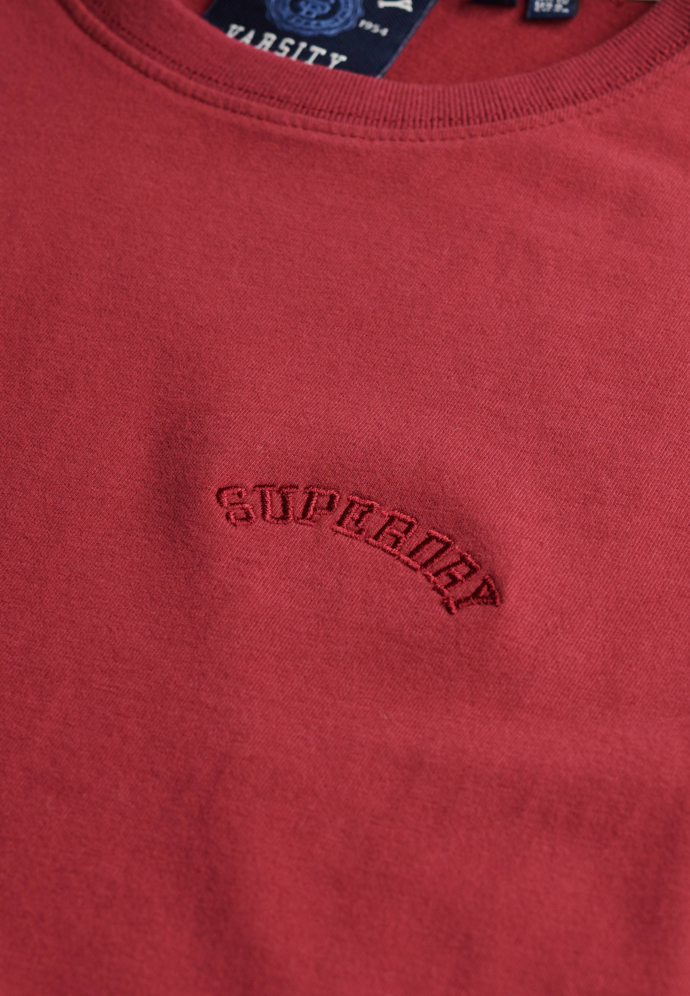Superdry Kurzarmshirt »SU-ESSENTIAL LOGO 90'S T SHIRT«, angenehmes Tragegefühl durch besonders weiche Haptik