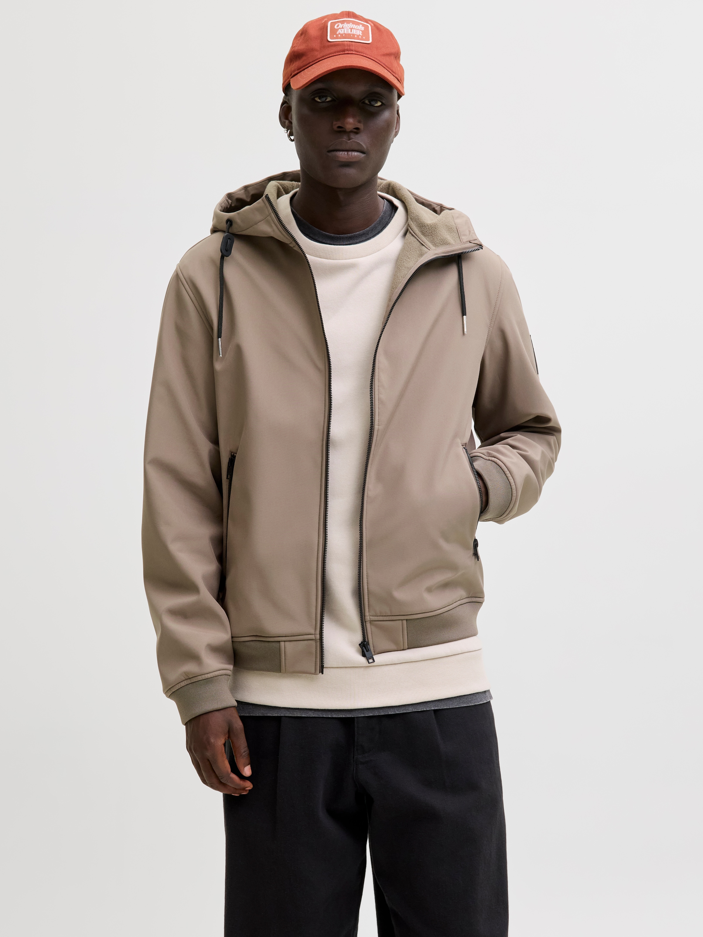 Jack & Jones Veste softshell »JJEBASIC mit wasserabweisender Funktion« mit Kapuze Kunstfaser, regular fit