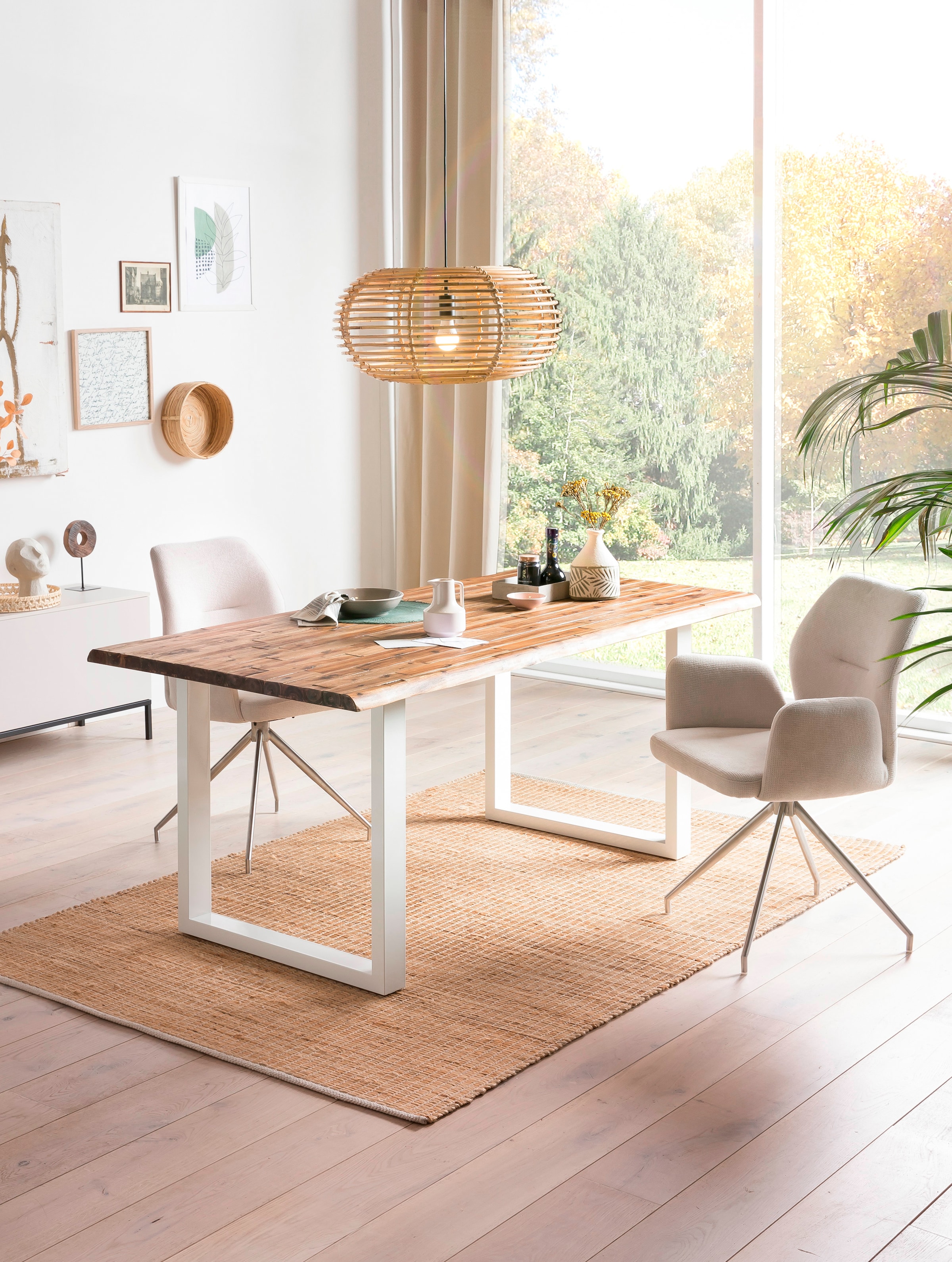 Image of SalesFever Baumkantentisch "Tisch mit Baumkante im Natur-Look" Metall triff Akazie