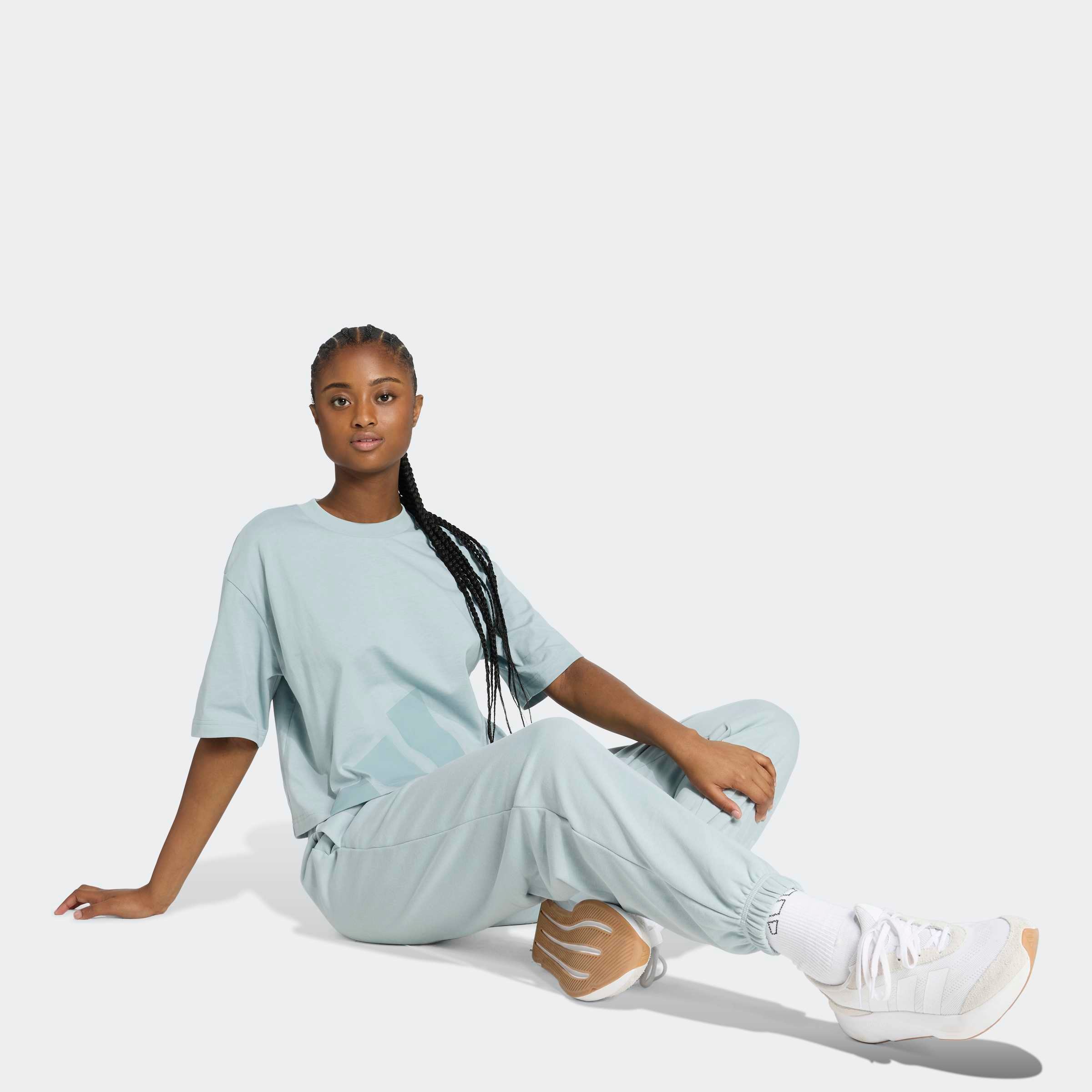 adidas Sportswear Sporthose »ESSENTIALS SMALL LOGO FRENCH TERRY CUFFED«  Locker geschnitten, hoher Bund, aus weichem French Terry Material