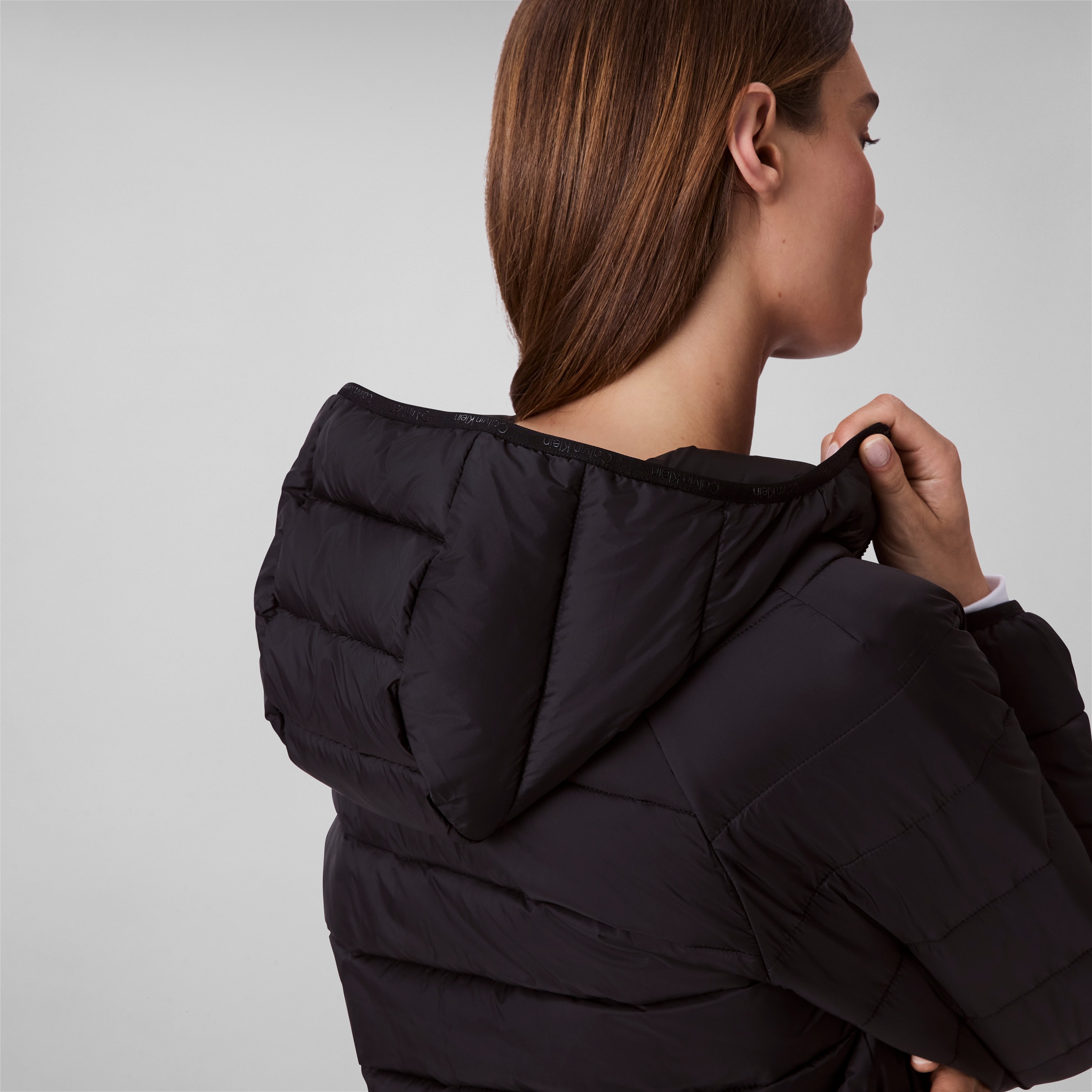 Calvin Klein Jeans Veste matelassée »LGHTWGHT QLTD JCKT P« mit Kapuze Mit Rundhalsausschnitt