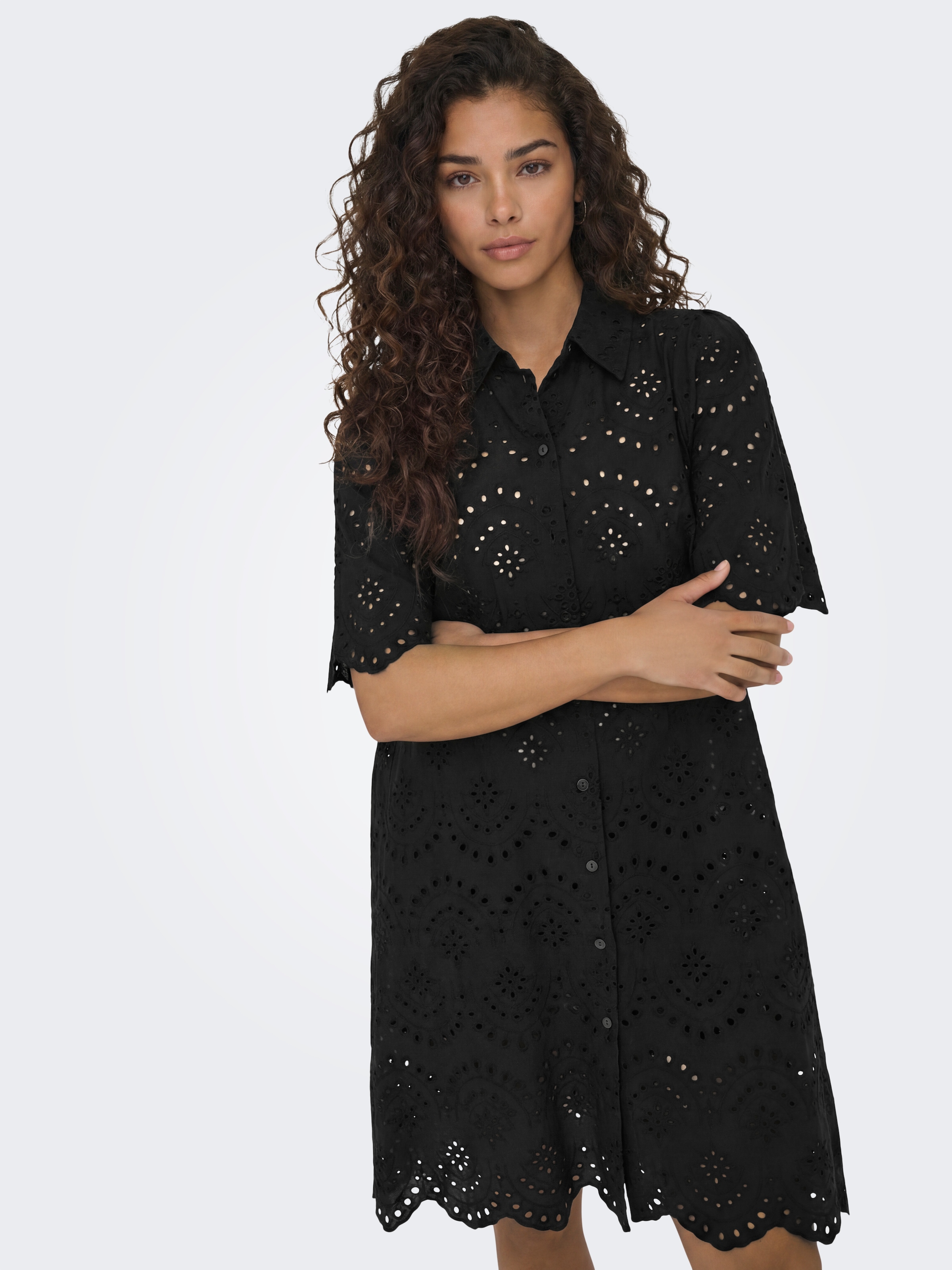 Image of ONLY Spitzenkleid "ONLVALAIS S/S DRESS WVN NOOS"