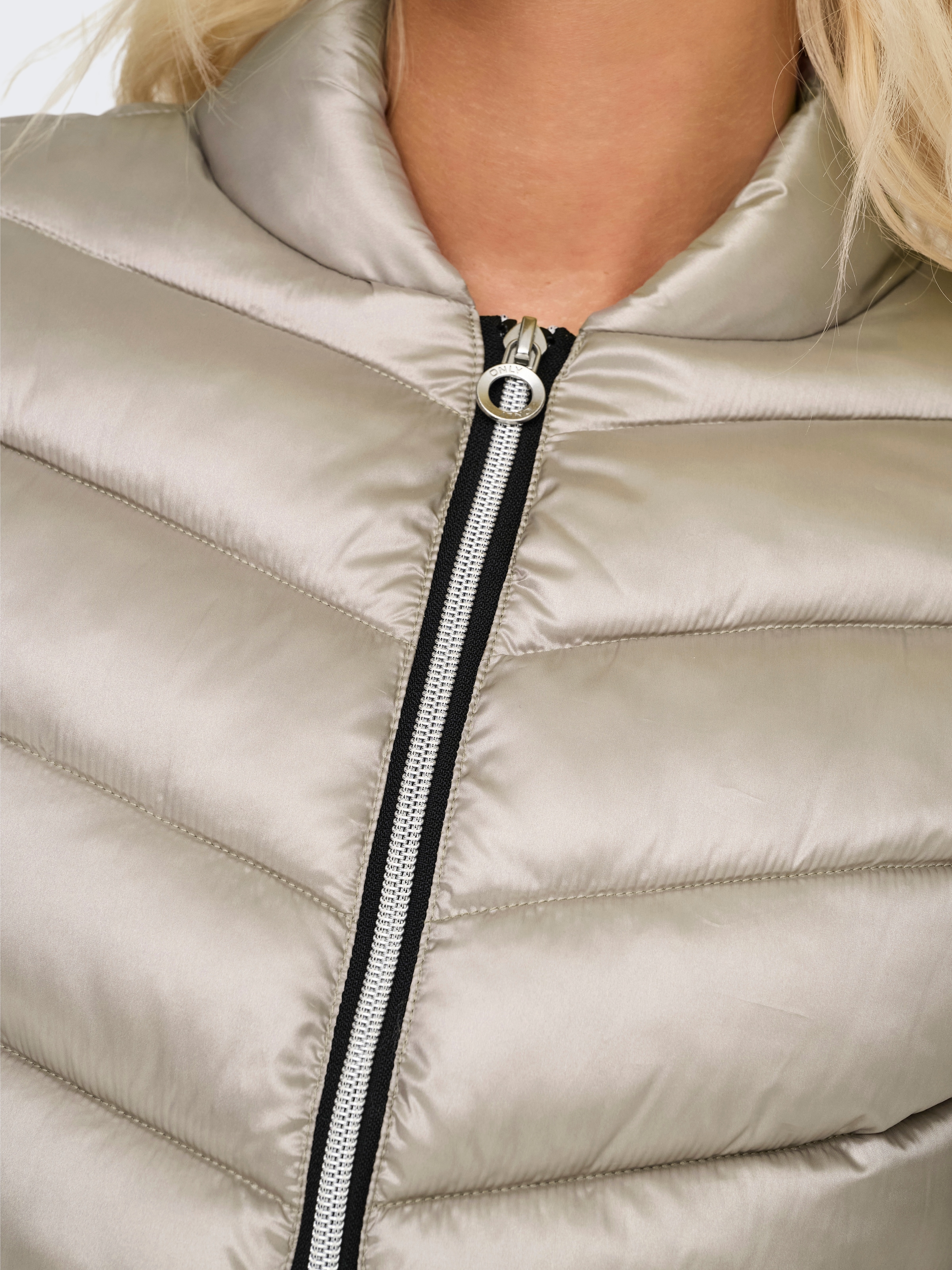 ONLY Steppjacke »ONLVEGA QUILT SHORT LIFE JACKET CC OTW«