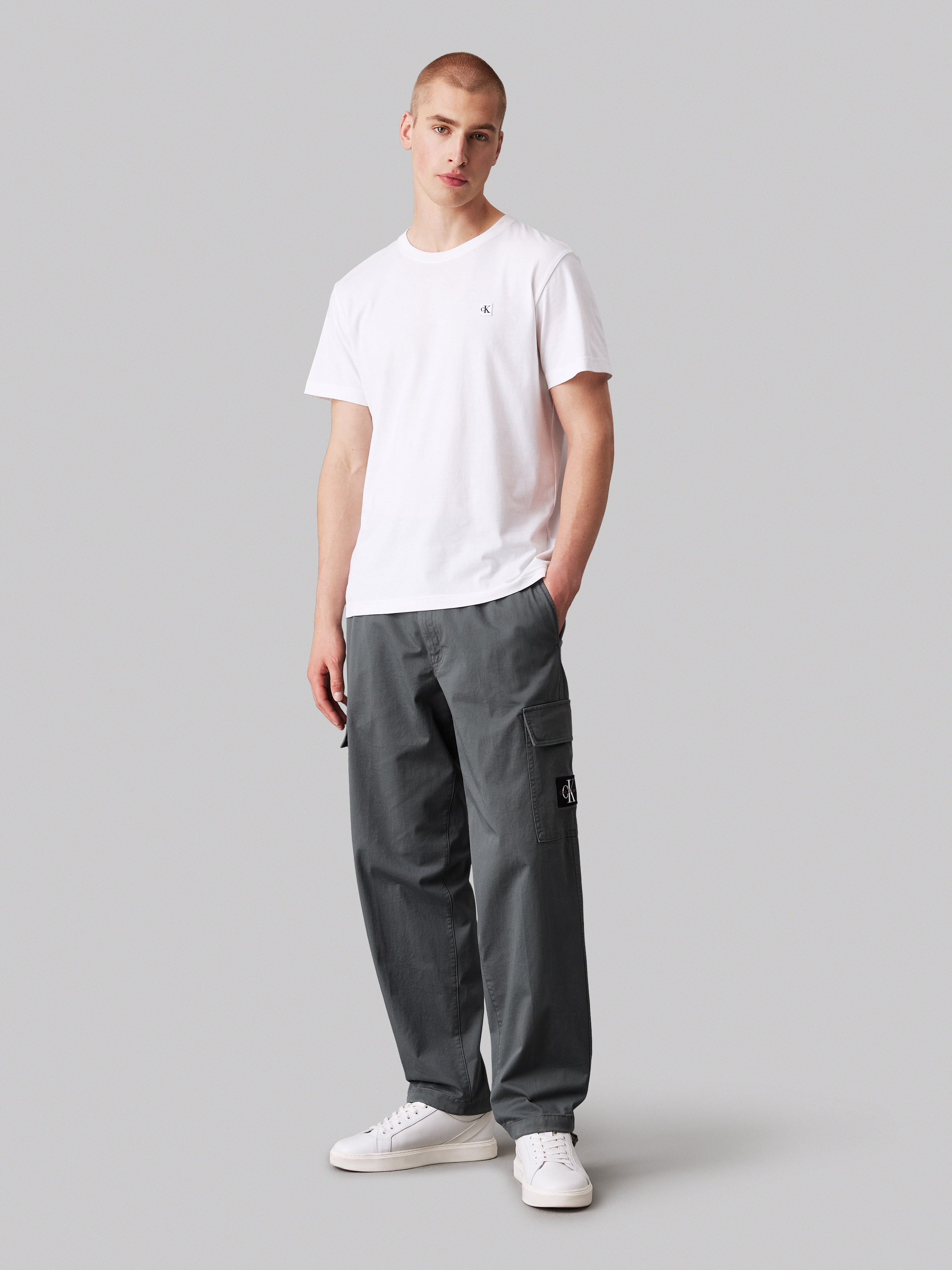 Calvin Klein Jeans Cargohose »REGULAR STRAIGHT CARGO«, mit Logopatch