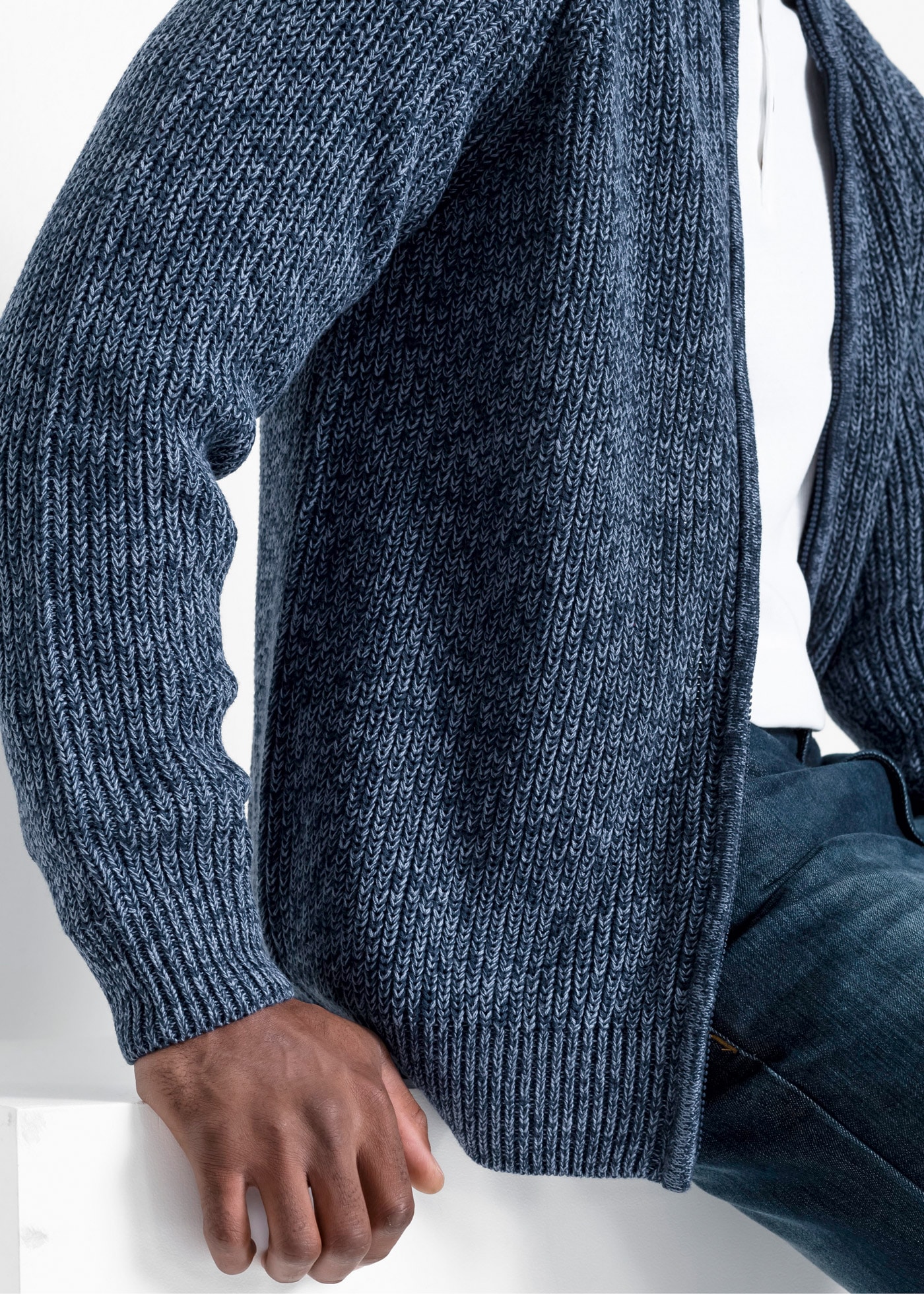 bonprix Veste en tricot mit Stehkragen, Regular Fit, meliertes Garn